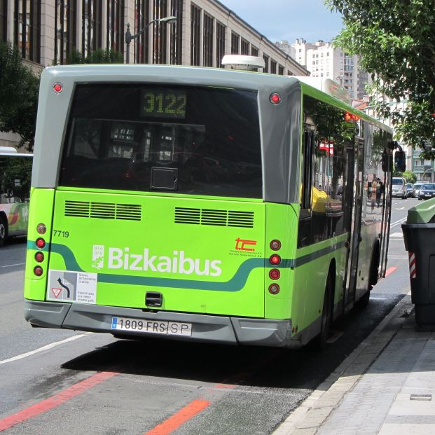 Tres jóvenes ebrias apalean hasta dejar inconsciente a una conductora que no las dejó subir al bus Tres jóvenes ebrias apalean hasta dejar inconsciente a una conductora que no las dejó subir al bus