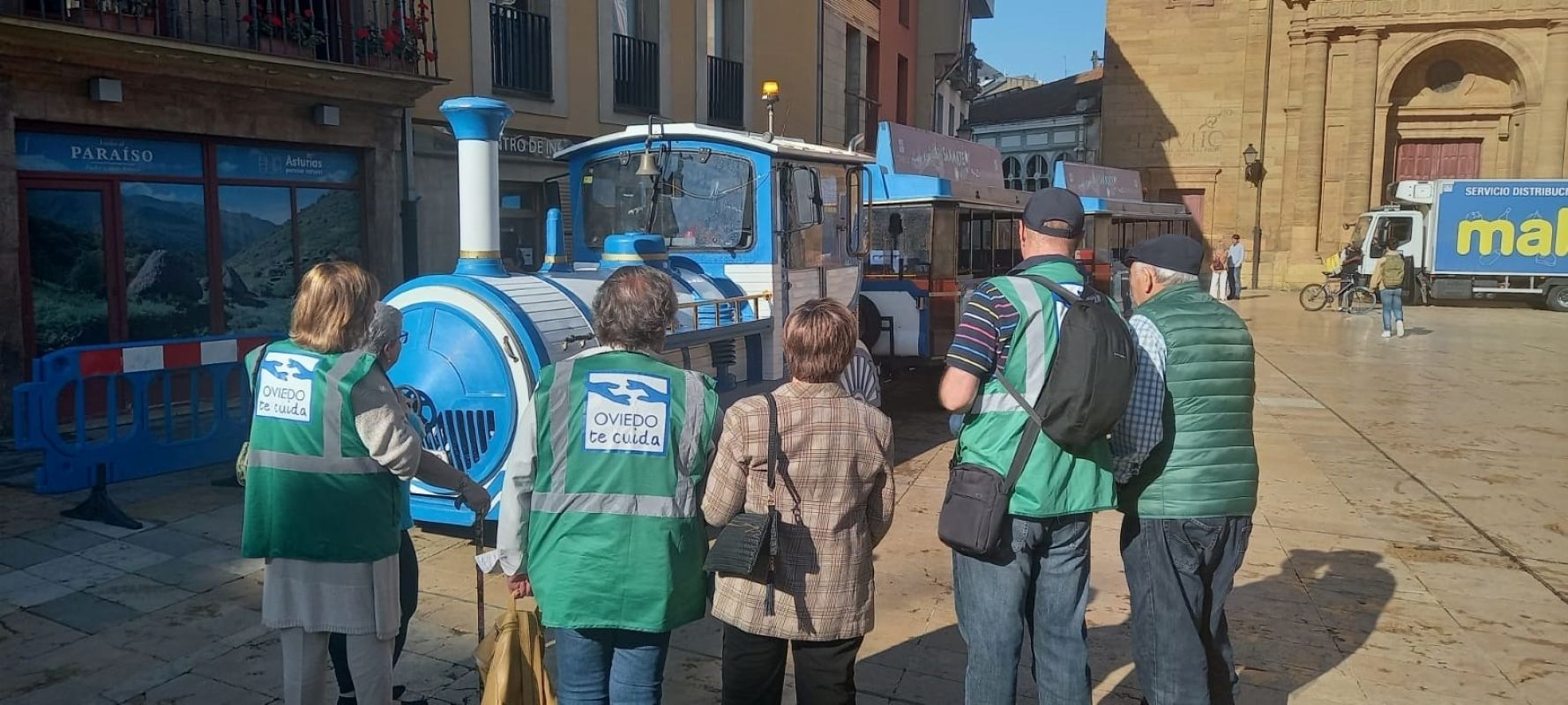 Un año de los chalecos verdes de Oviedo: "Nos quedan pocos días y esa gente se va a quedar sola"