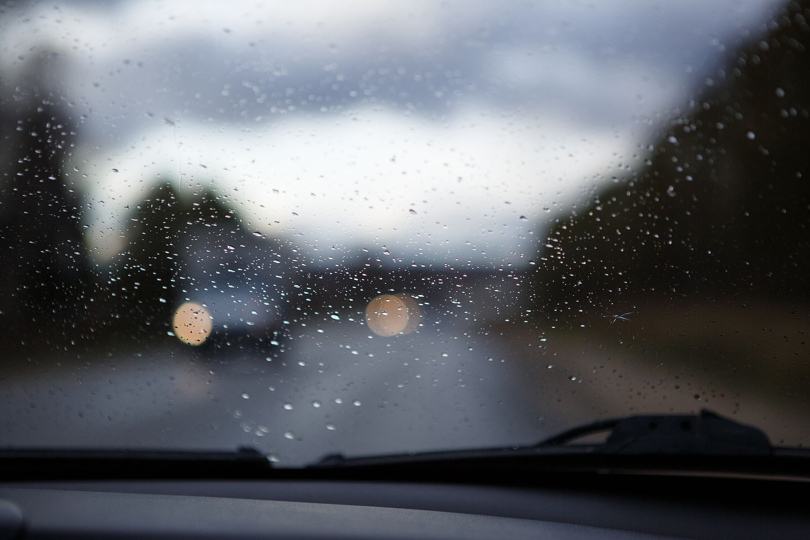 Qué hacer y qué no para desempañar los cristales del coche. Foto: Bigstock