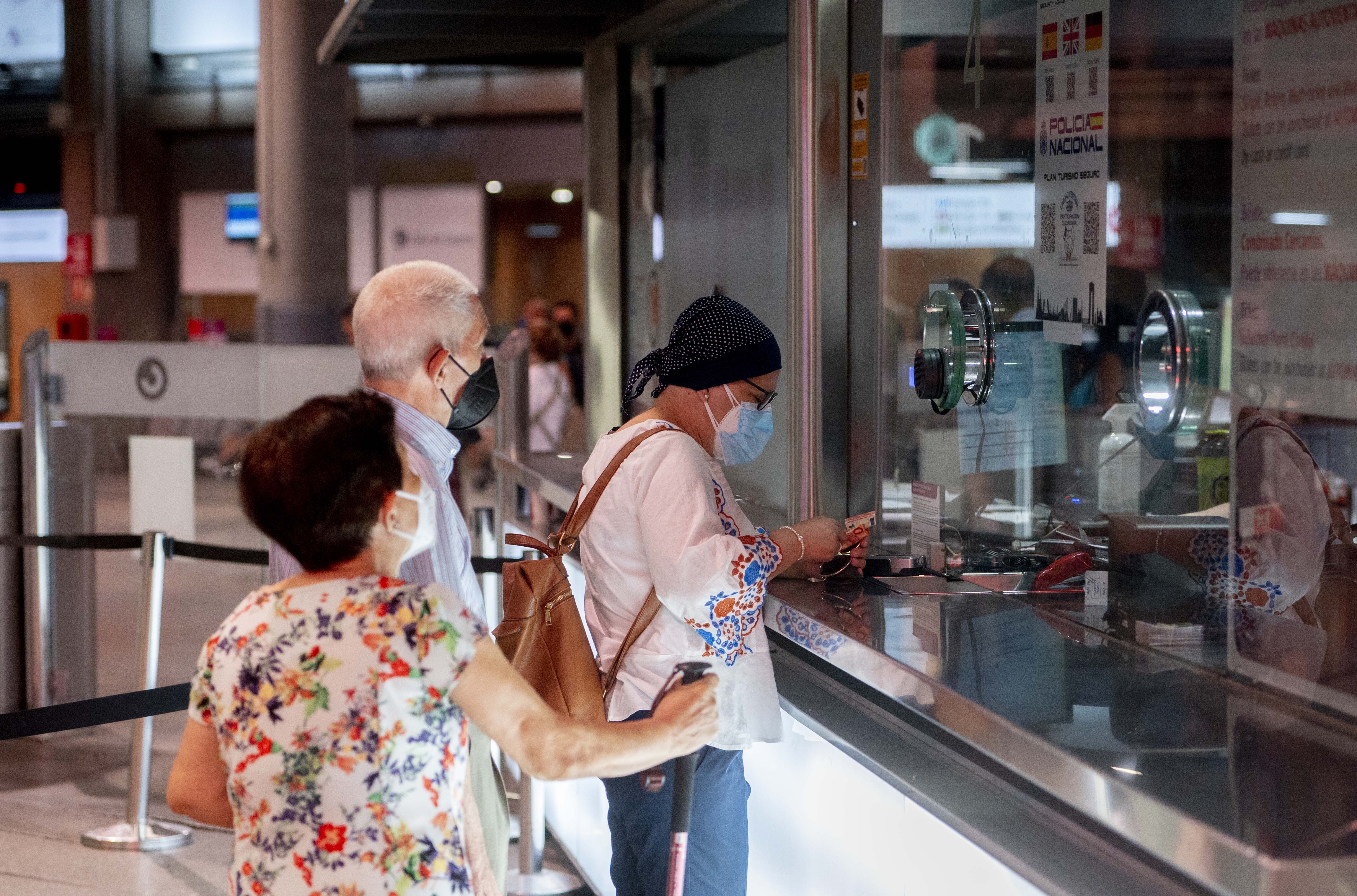 ¿Hasta cuándo dura el abono transporte gratuito para personas mayores de 65 años en Madrid?