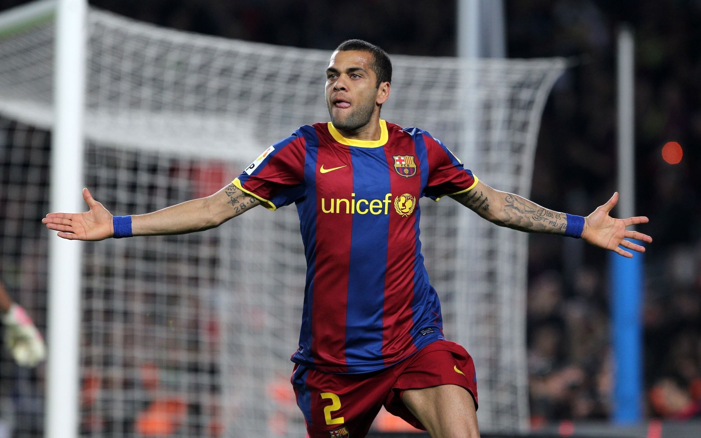 Detenido el futbolista Dani Alves acusado de agredir sexualmente a una mujer en Barcelona