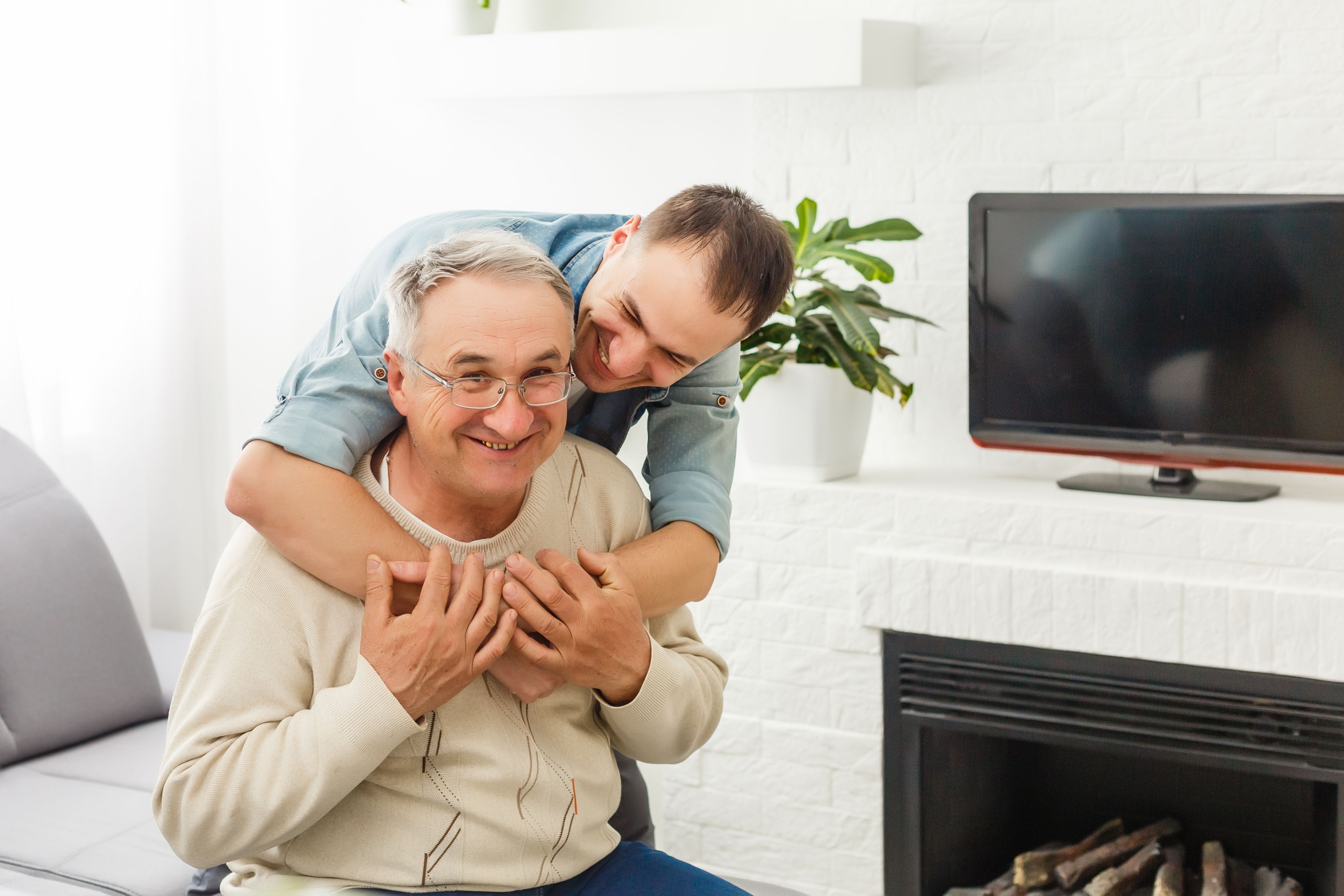 ¿Se pueden cobrar a la vez las pensiones de orfandad causadas por padre y madre?