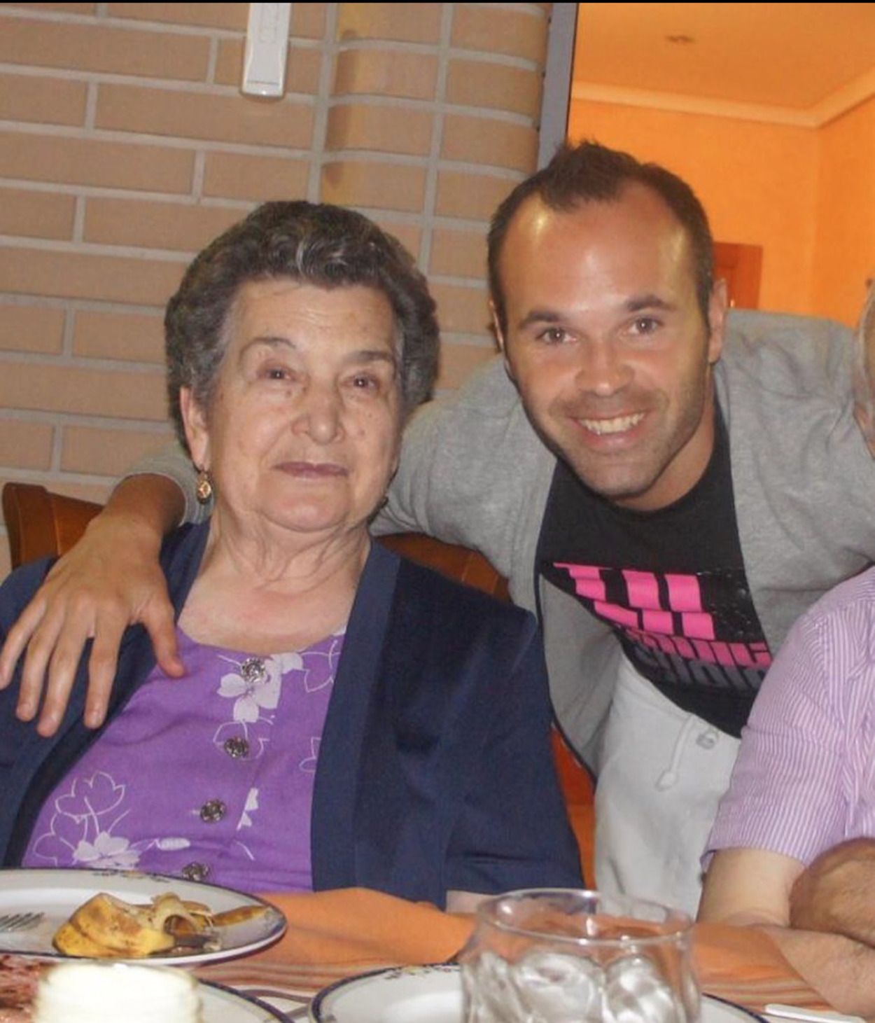 Andrés Iniesta se despide de su abuela: "Si pienso en todo lo que he vivido como nieto, me emociono"
