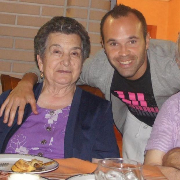 Andrés Iniesta se despide de su abuela: "Si pienso en todo lo que he vivido como nieto, me emociono"