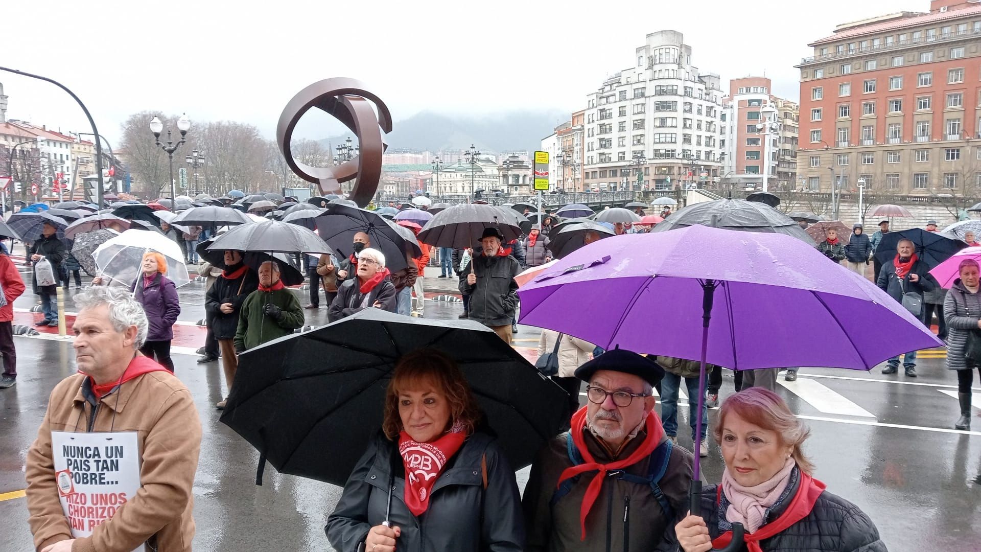 Pensionistas acusan a Escrivá de "seguir mintiendo" en la carta donde comunica la subida del 8,5%