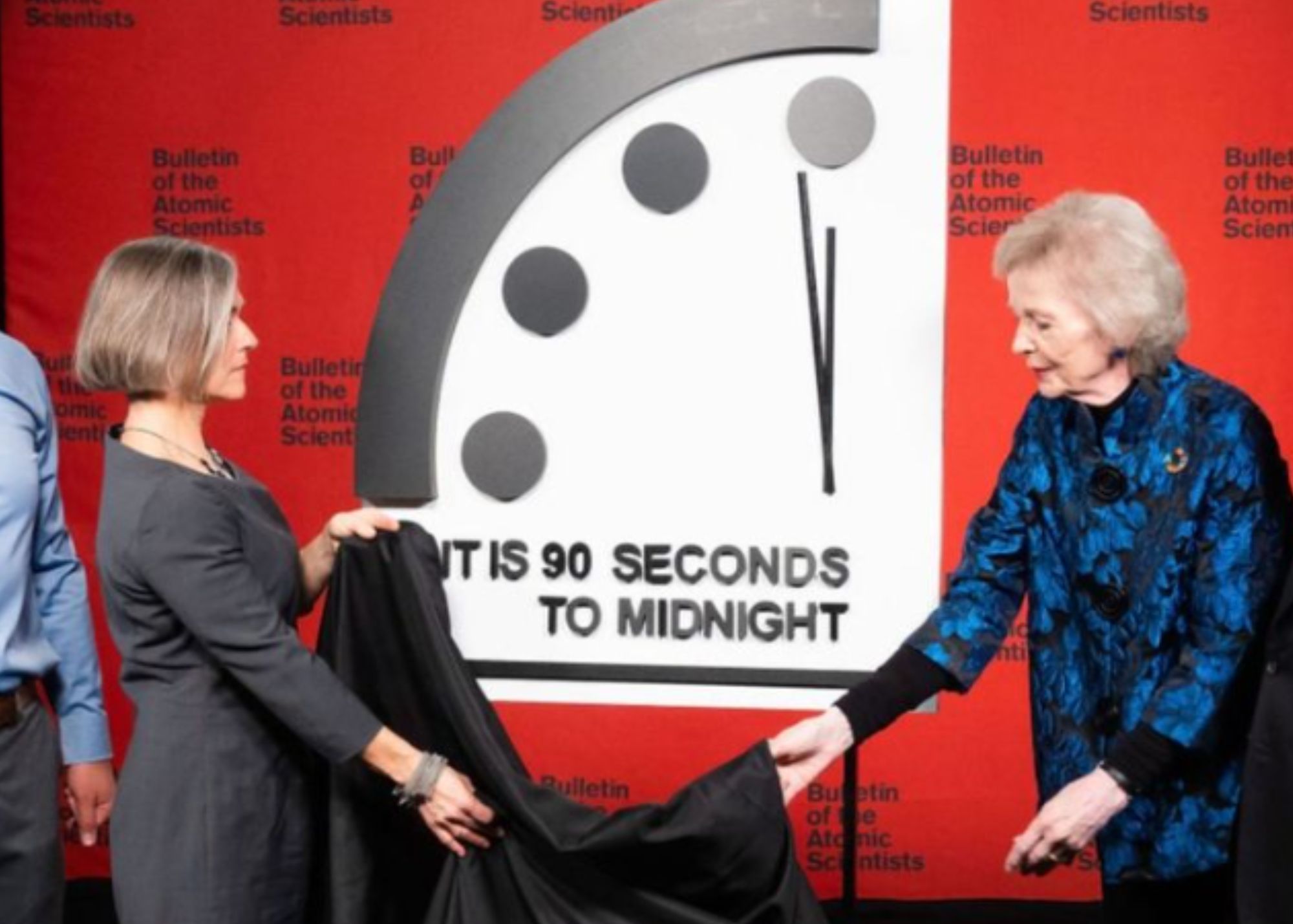 El Reloj del Juicio Final se acerca más que nunca al Apocalipsis por la amenaza nuclear o la IA 