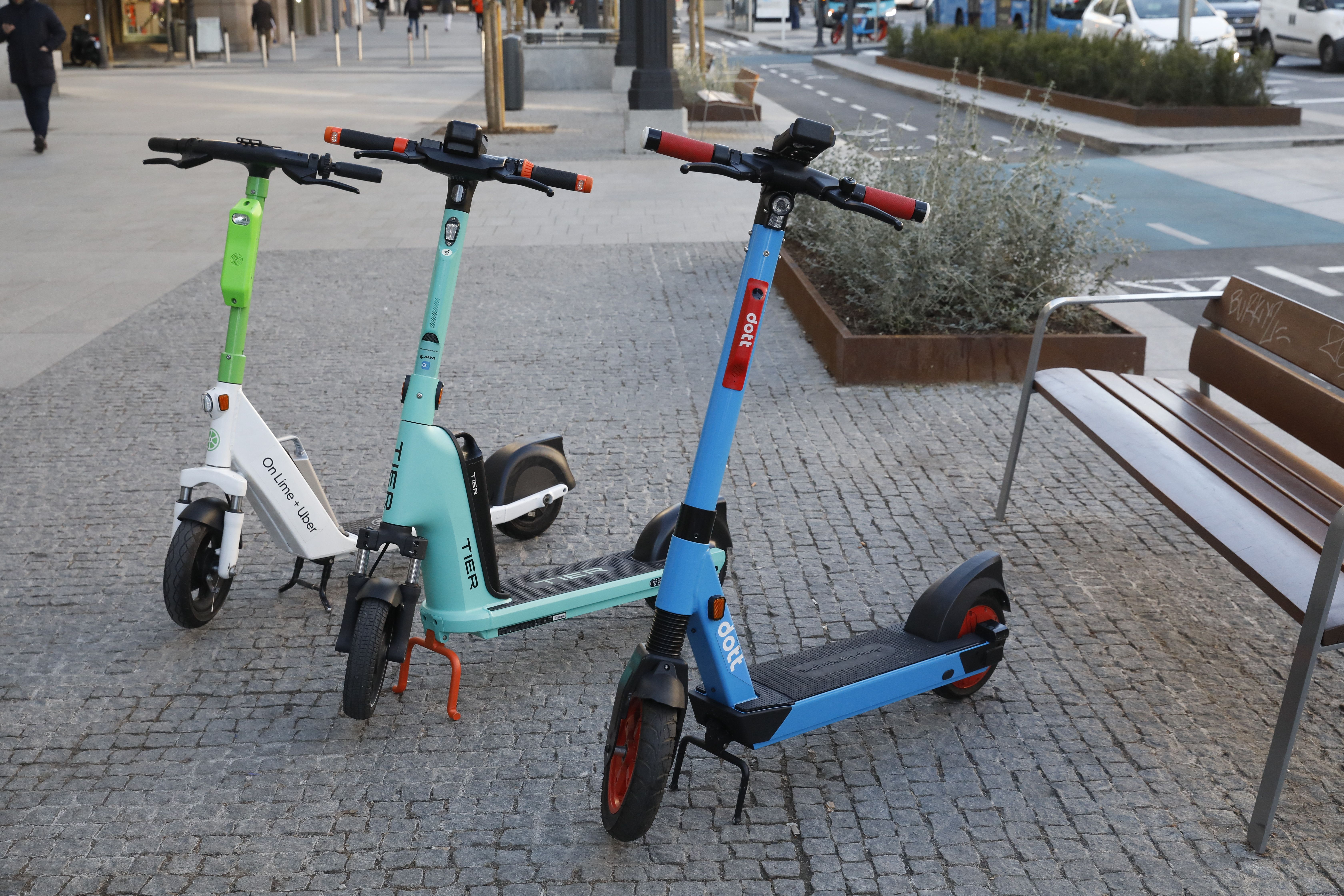 Los nuevos patinetes eléctricos de Madrid no permitirán aparcar ni circular por la acera