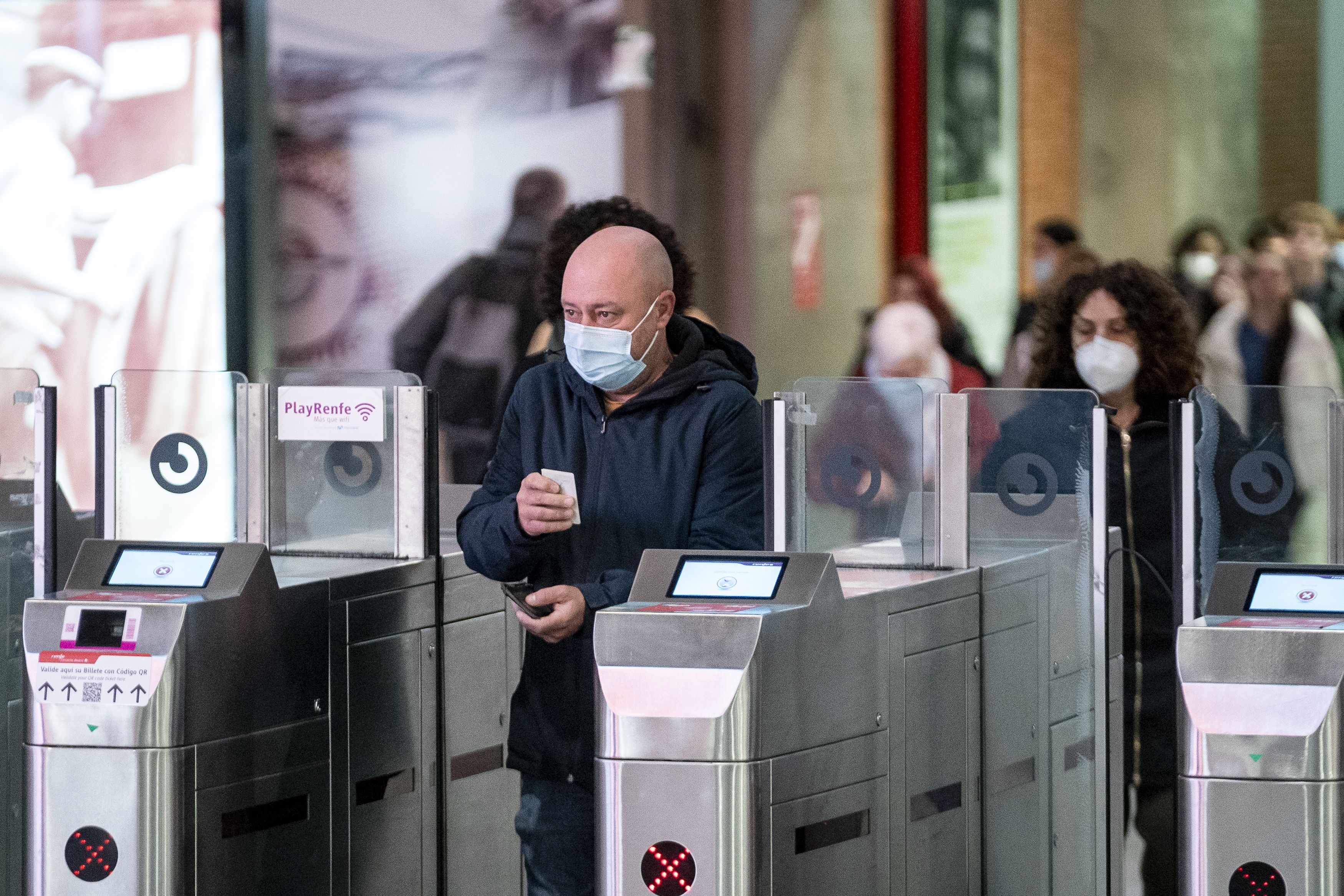 Ya hay fecha para el fin de las mascarillas en el transporte público