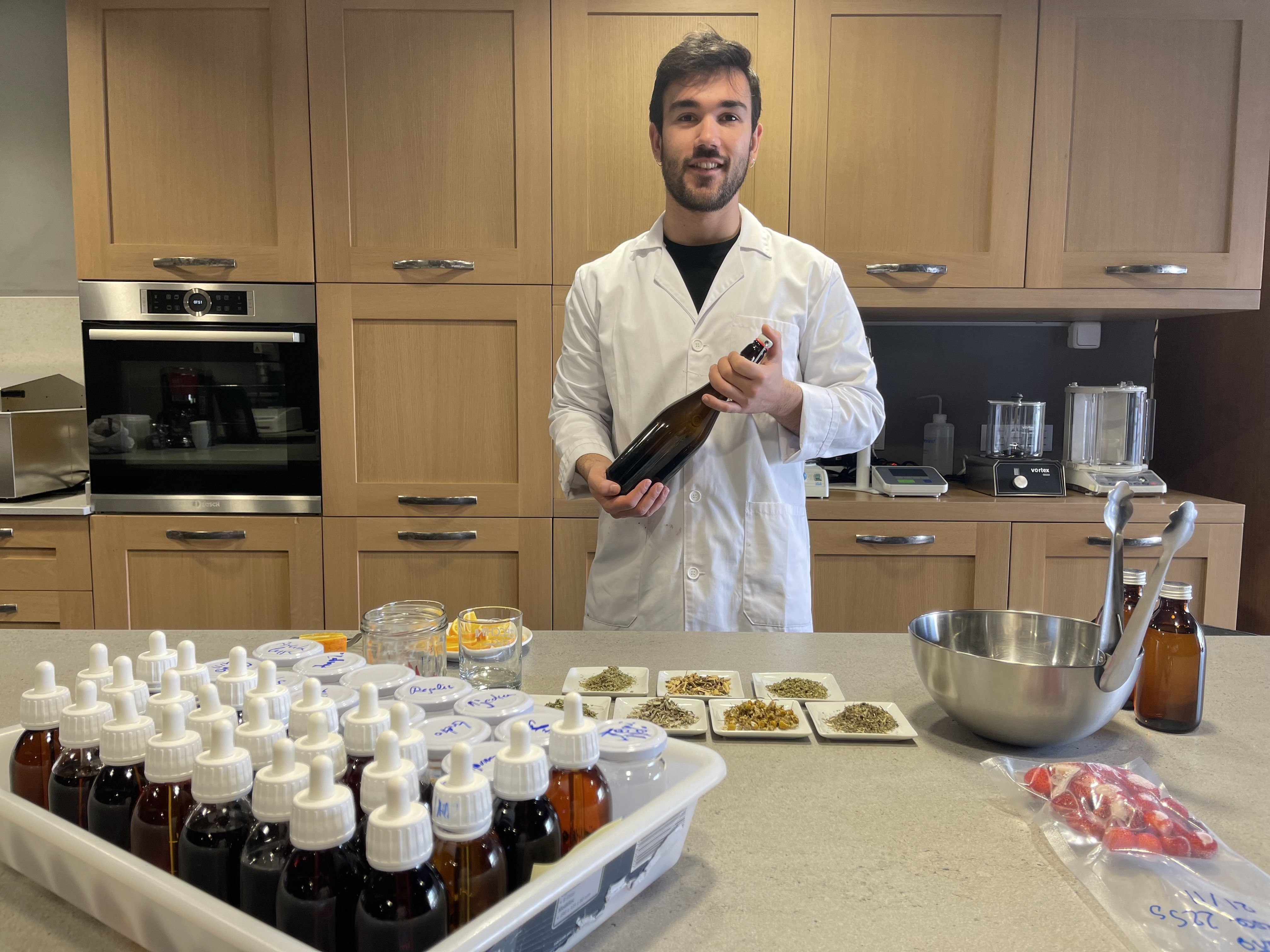 Jorge Rea: "Estamos elaborando un vermú con uvas autóctonas de Madrid y botánicos de la Comunidad". Foto: IMIDRA