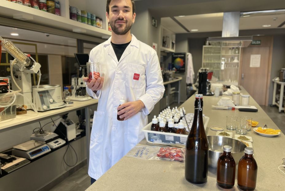 Jorge Rea: "Estamos elaborando un vermú con uvas autóctonas de Madrid y botánicos de la Comunidad". Foto: IMIDRA