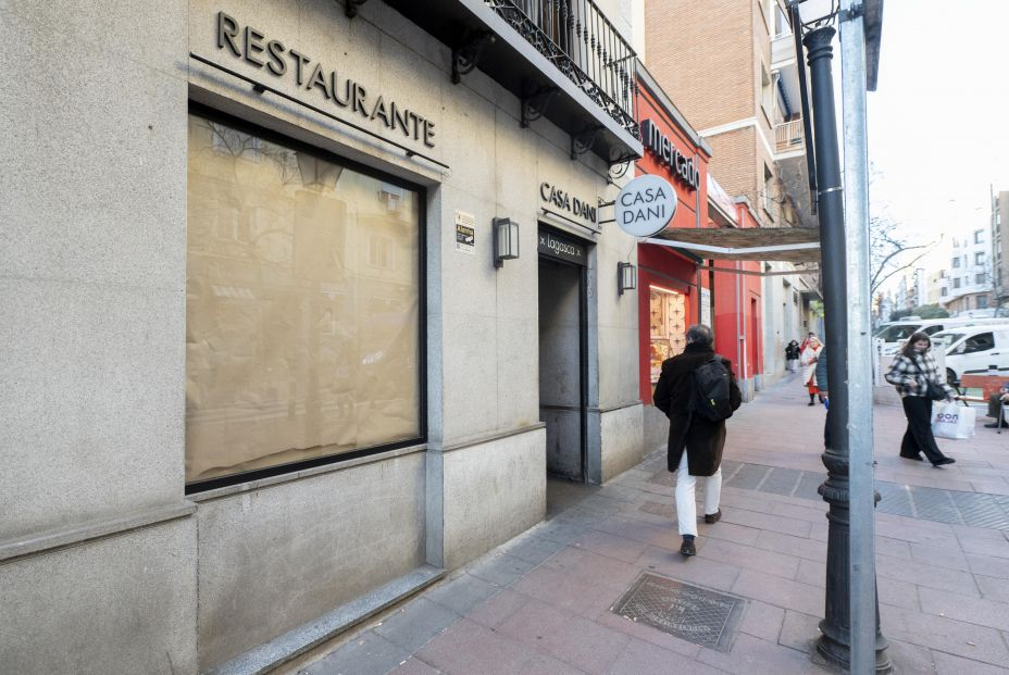El famoso restaurante madrileño Casa Dani cierra temporalmente por posible intoxicación alimentaria. El famoso restaurante madrileño Casa Dani cierra temporalmente por posible intoxicación alimentaria.