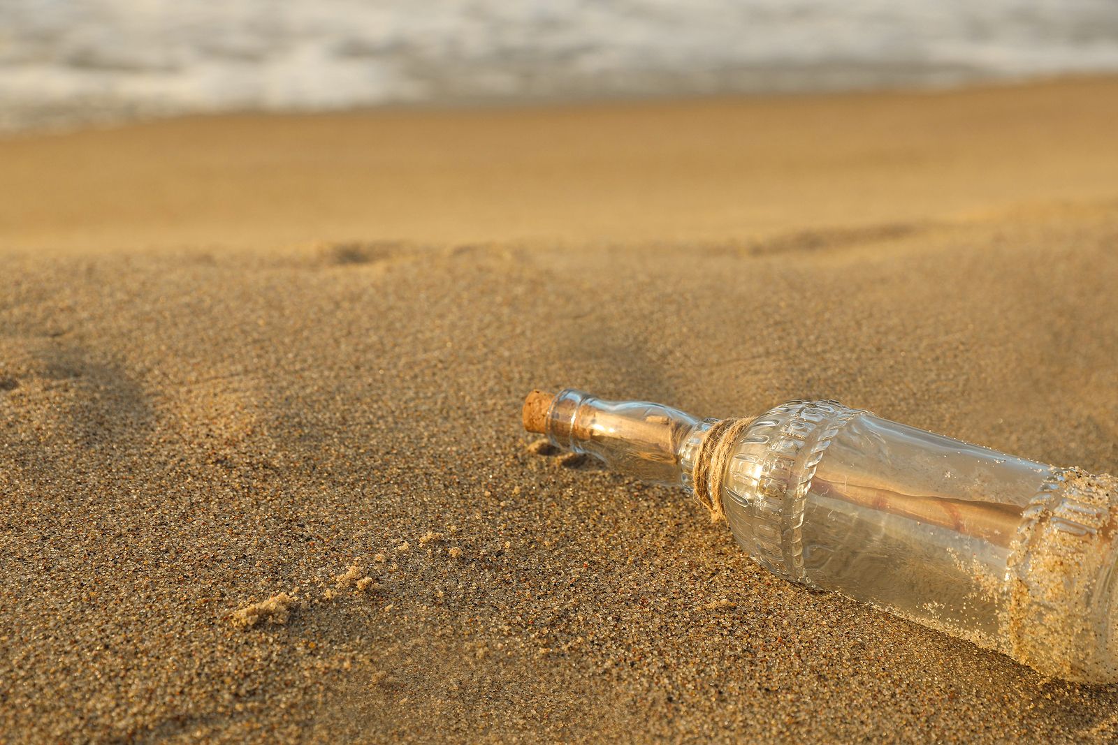 El último deseo de un joven surfista llega a Galicia dentro de una botella