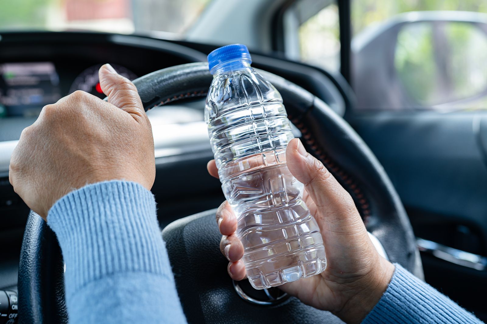 Por qué no debes rellenar las botellas de agua de tus hijos