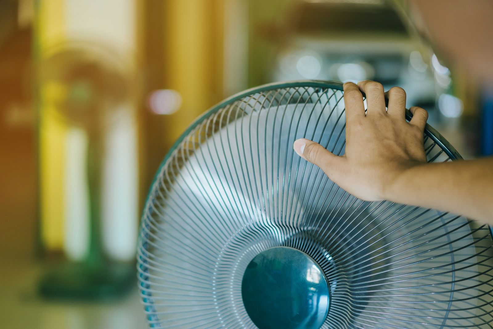 Combate el calor con estos trucos para enfriar el aire del ventilador