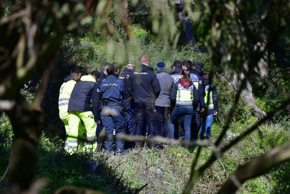 EuropaPress 4962530 agentes policia levantan cuerpo joven 17 anos desaparecido ceuta torre