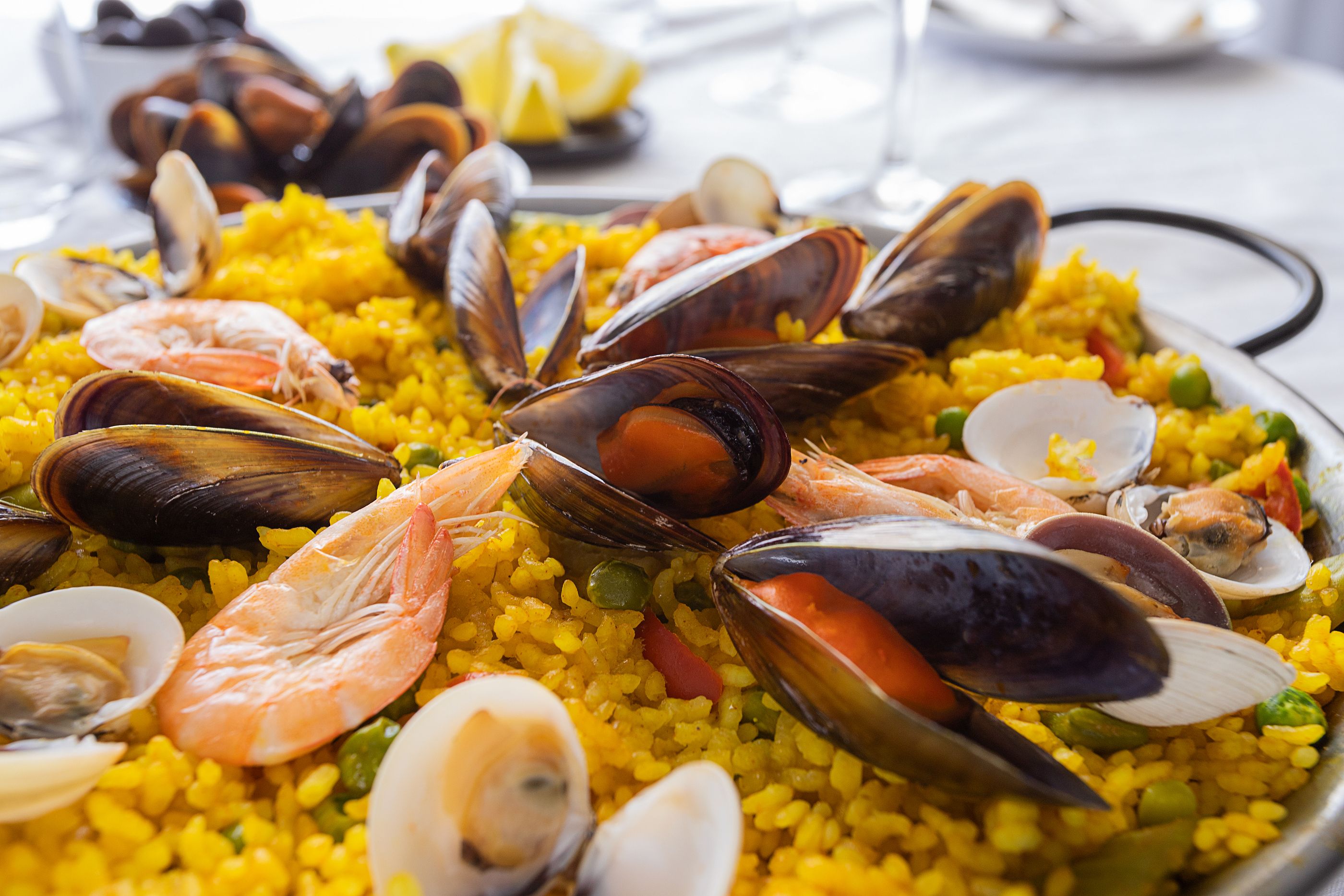 El ingrediente que nunca deberías incluir en una paella, según el chef José Andrés