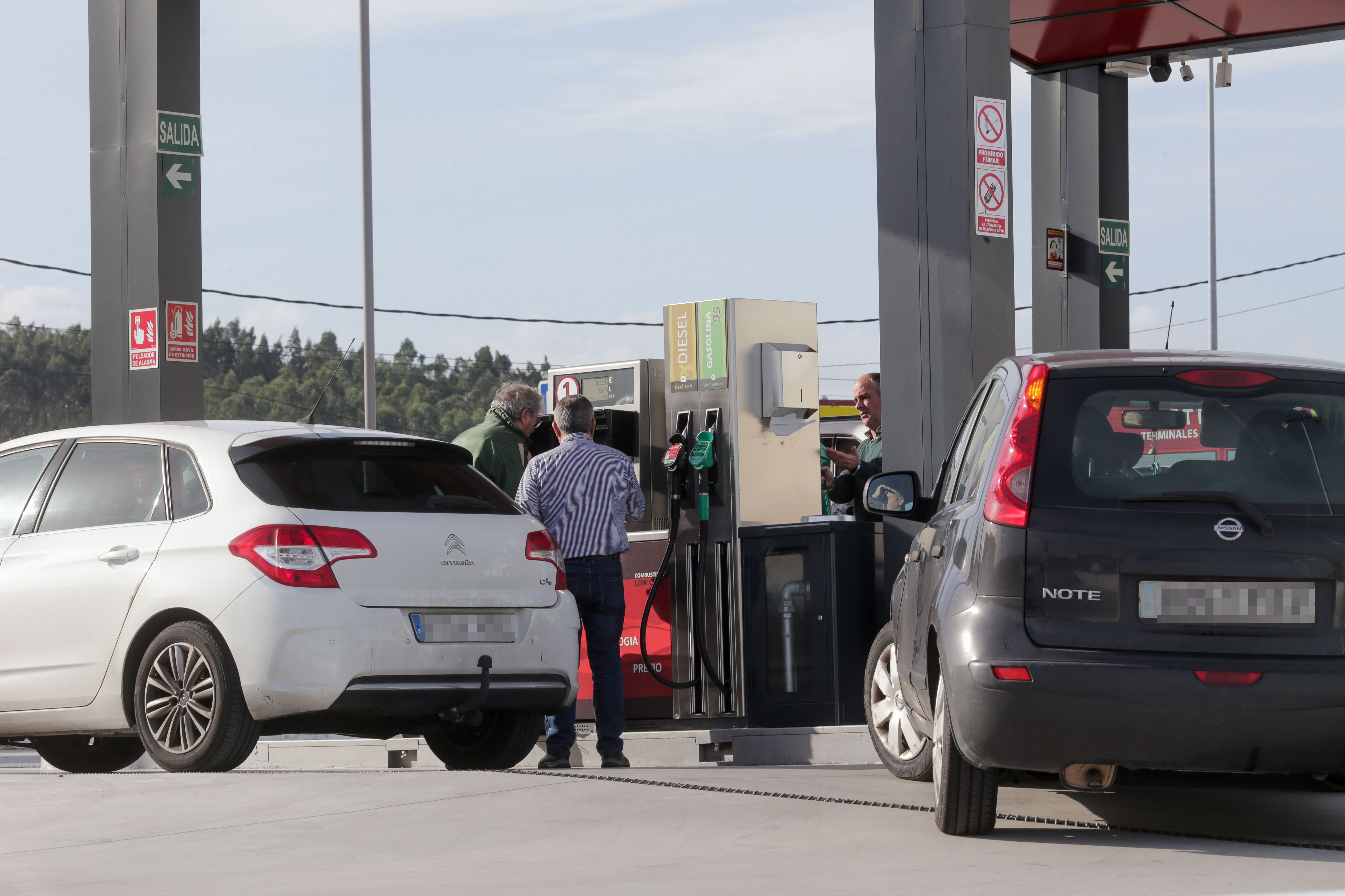 Nueva subida de precios de gasolina y diésel: así afectará a tu bolsillo el veto al carburante ruso