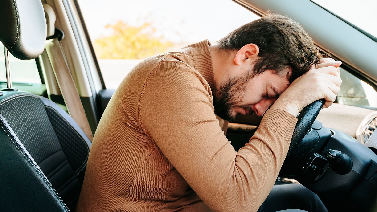 ¿Se puede conducir si estamos enfermos o de baja laboral? Foto: Bigstock