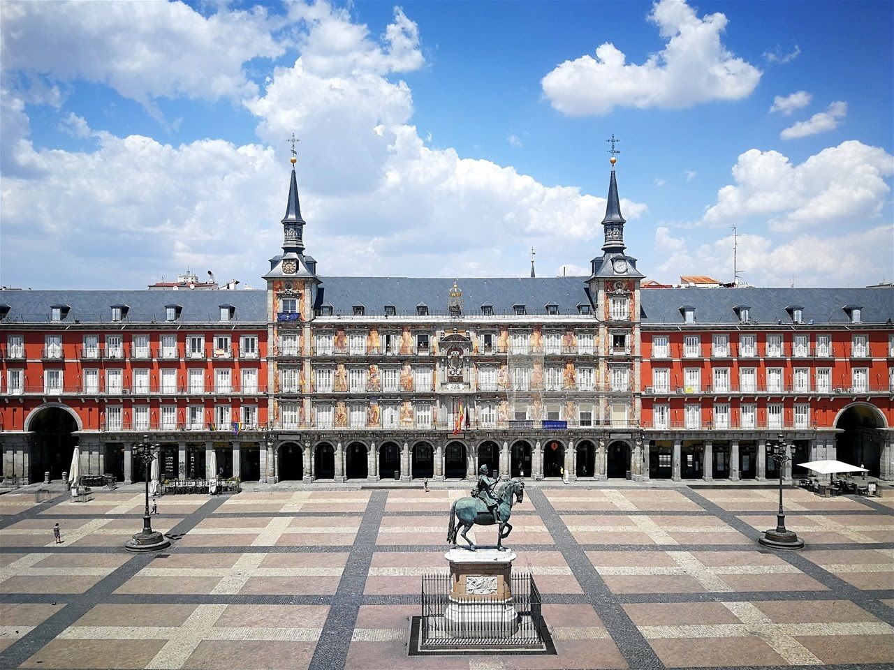 La Comunidad de Madrid en una ruta por sus más bellas plazas mayores y sus productos típicos. Foto: Europa Press 