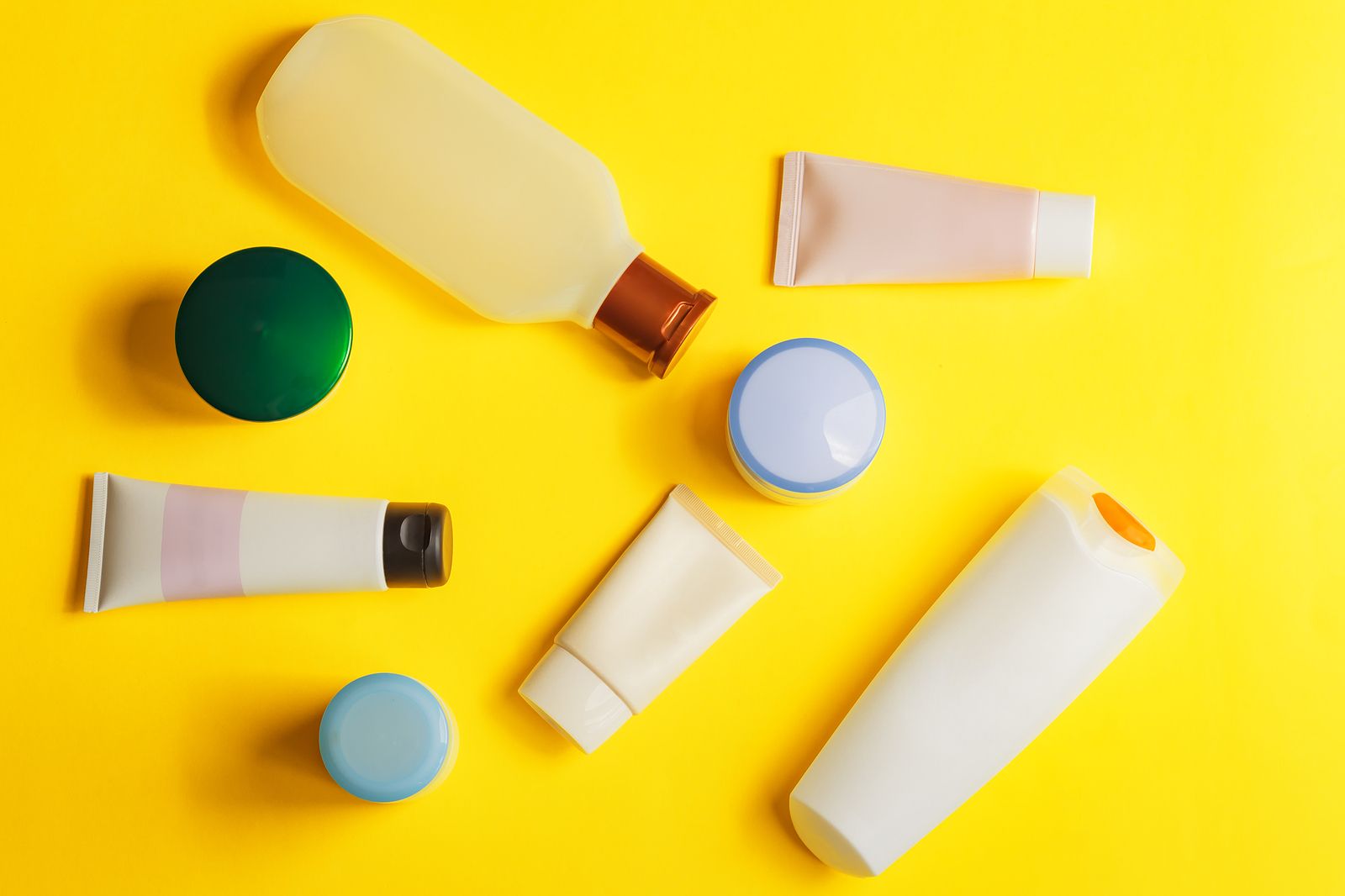 Los 'eco' engaños de las marcas de cosmética: desde etiquetas "inventadas" a envases no reciclables