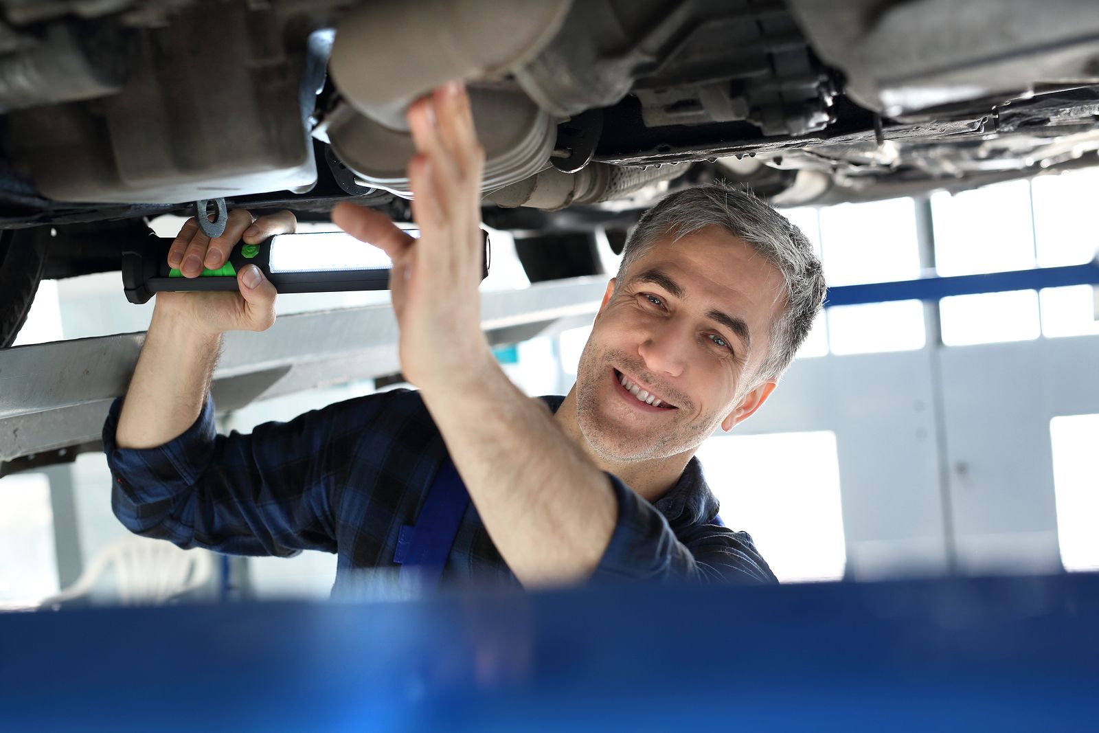 Qué debes revisar en tu coche antes de salir de viaje 