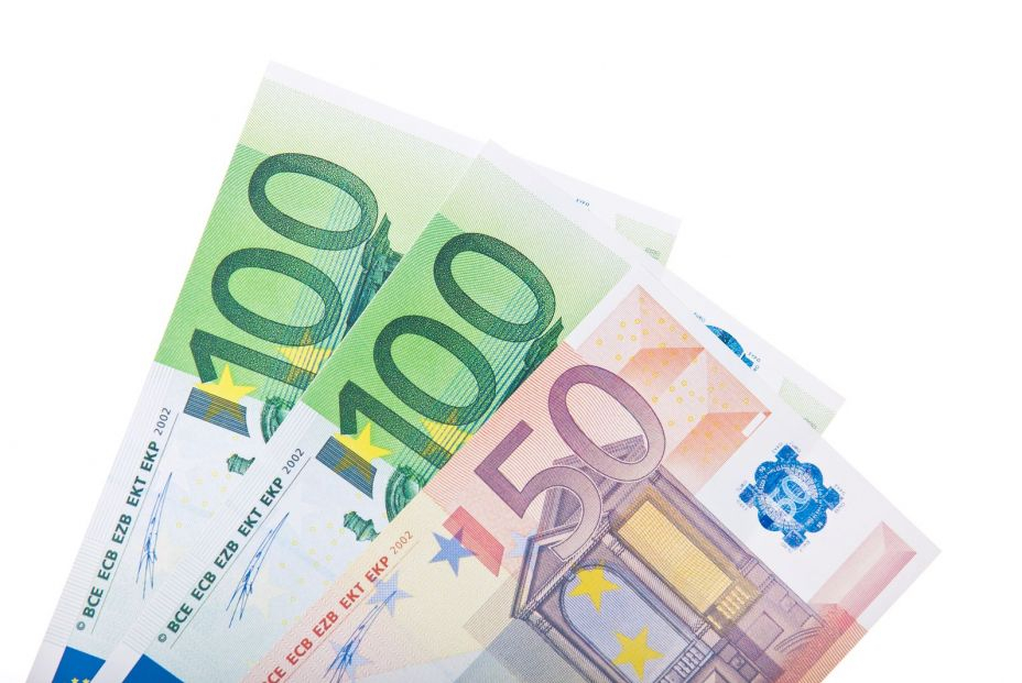 250€ por cada reclamación: la nueva tasa que enfrenta a Gobierno y banca. bigstock
