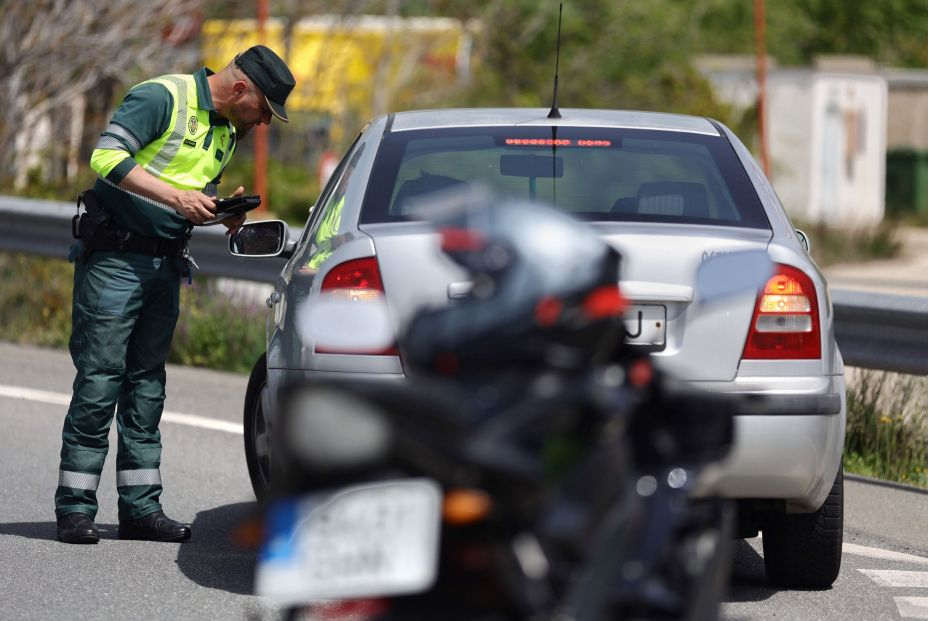 La DGT deberá devolver los puntos restados del carnet cuando Hacienda anule la multa. Foto: Europa Press