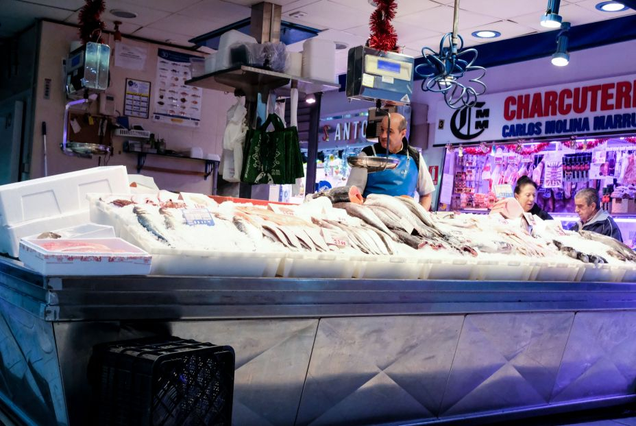 EuropaPress 2553936 pescaderia mercado madrid coincidiendo preparativos fiestas navidenas