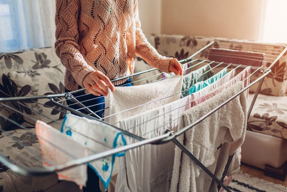 El truco definitivo para secar la ropa en interiores y ahorrar dinero  El truco definitivo para secar la ropa en interiores y ahorrar dinero
