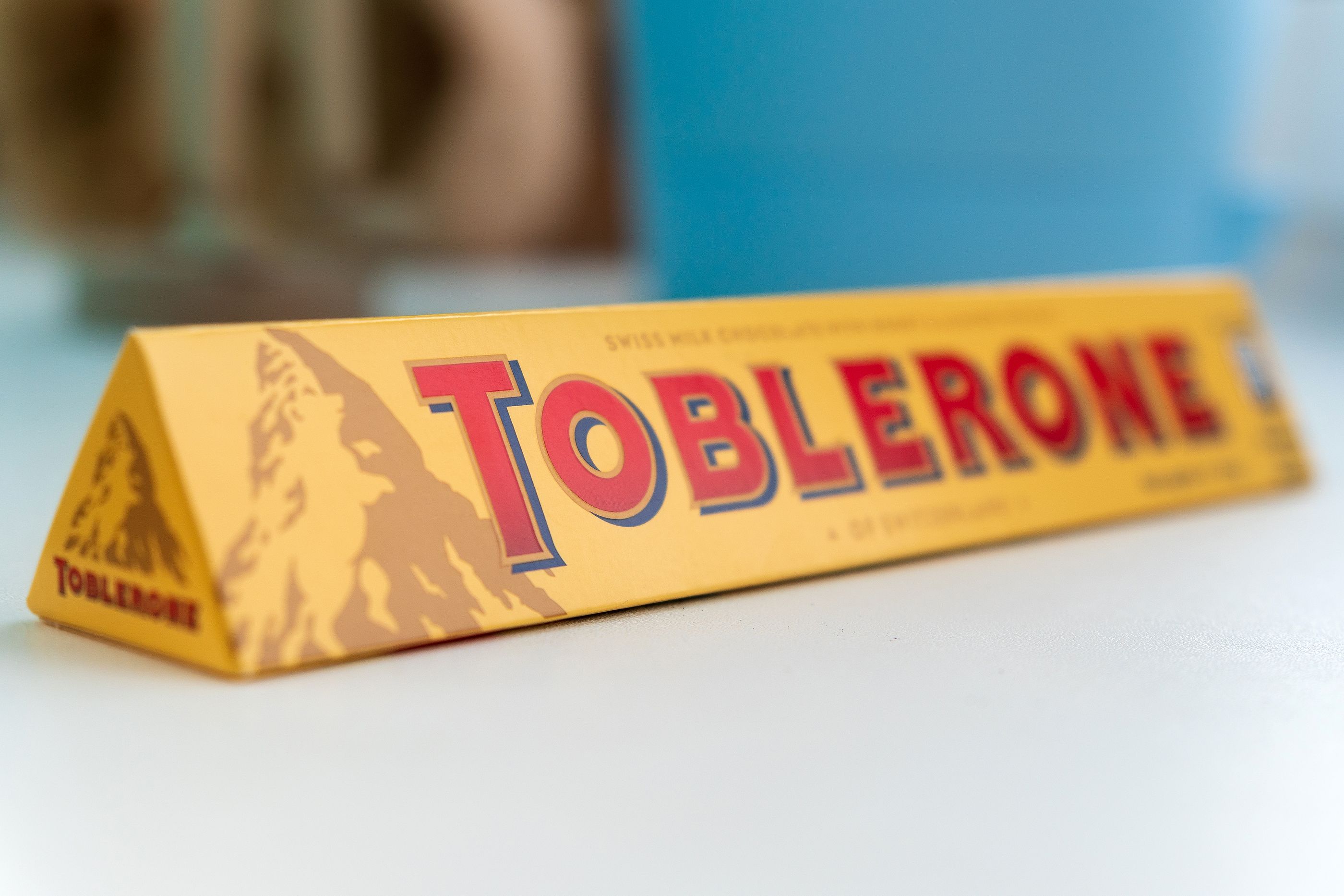 El motivo por el que Toblerone ha tenido que cambiar la montaña de su logo