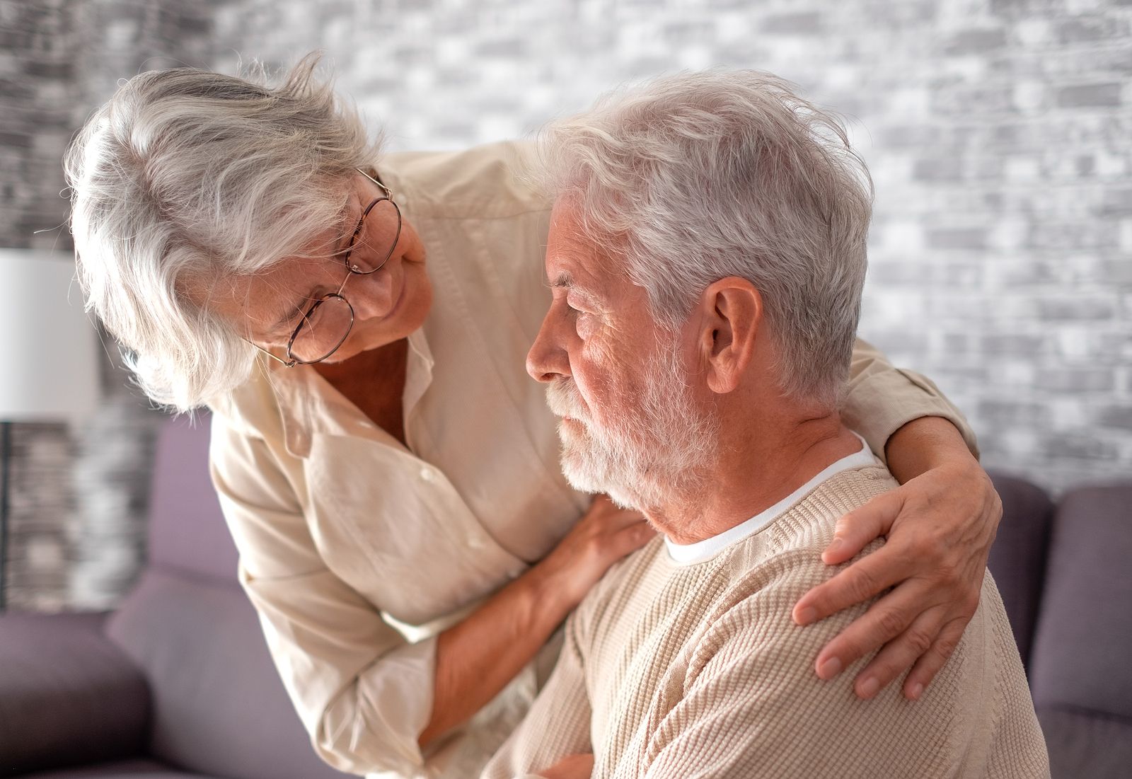 El 76% de quienes cuidan a familiares con alzhéimer son mujeres