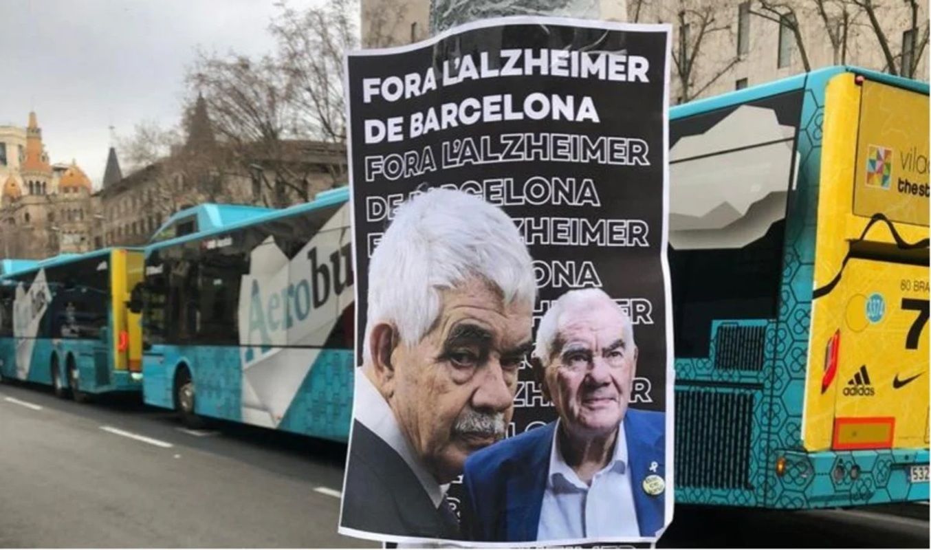 "Fuera el alzhéimer de Barcelona": condena unánime a los vergonzosos carteles contra los Maragall