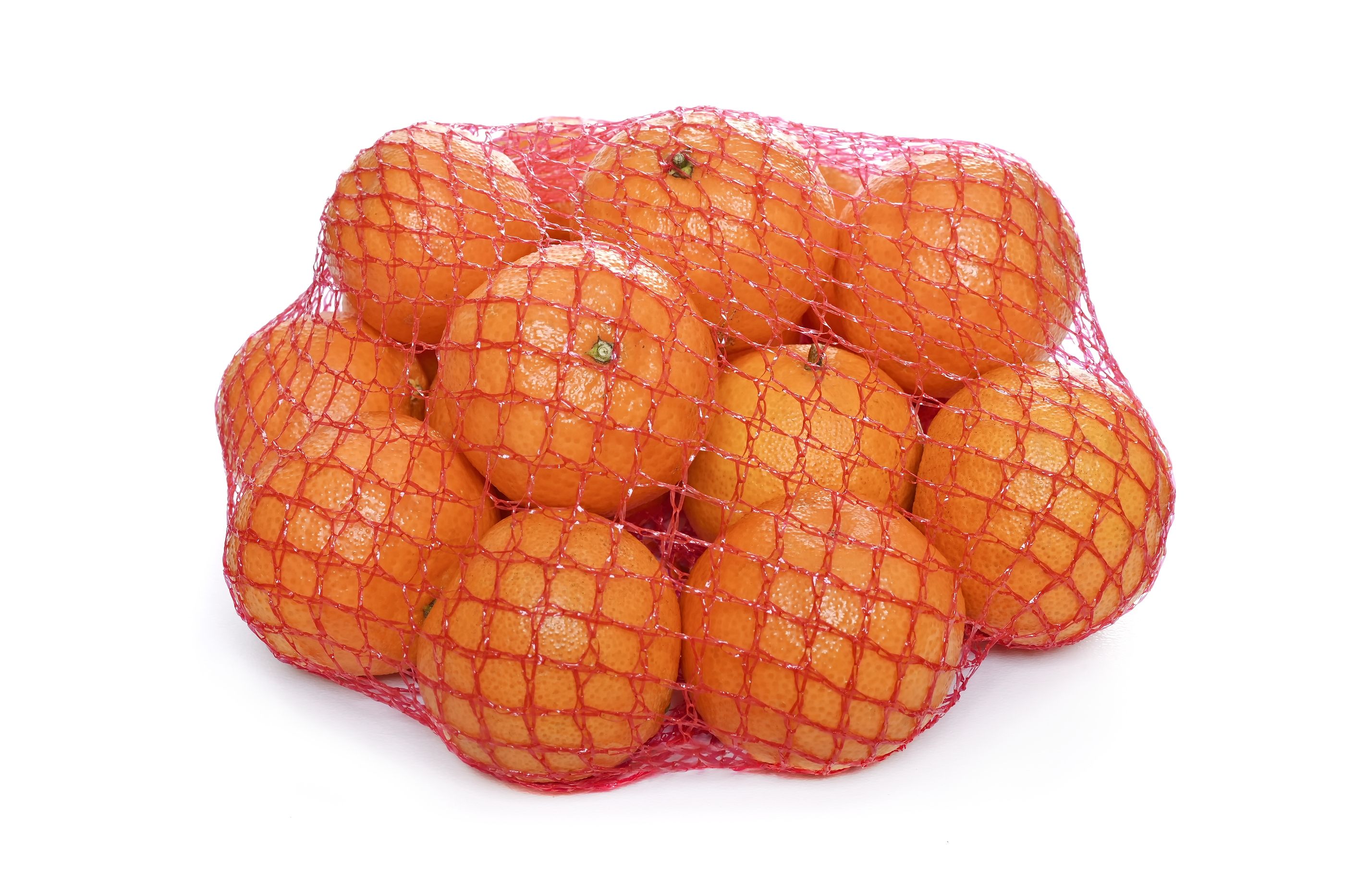 ¿Por qué las naranjas y las mandarinas se venden en una malla roja?