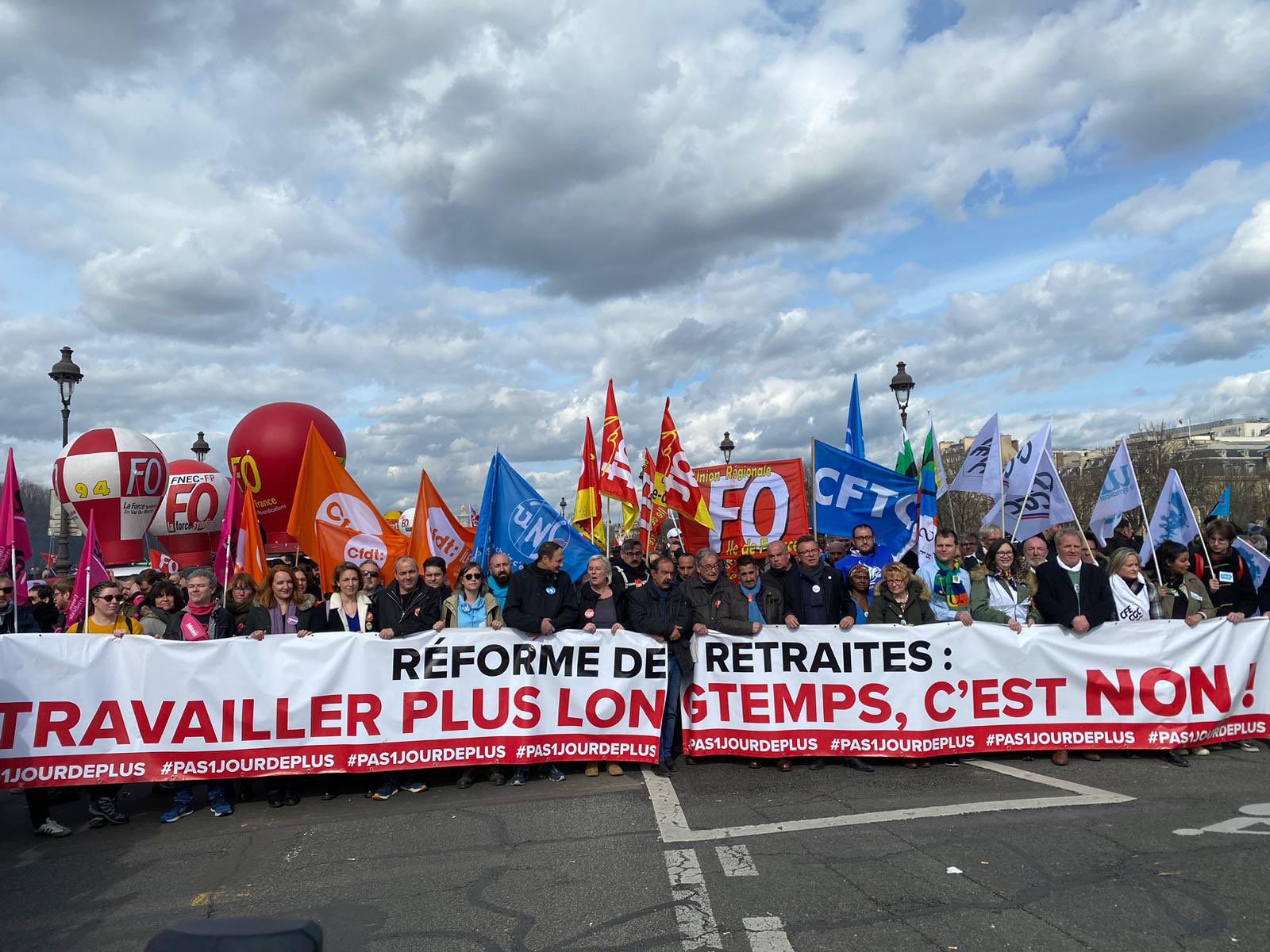 Miles de franceses vuelven a salir a las calles contra la reforma de las pensiones de Macron