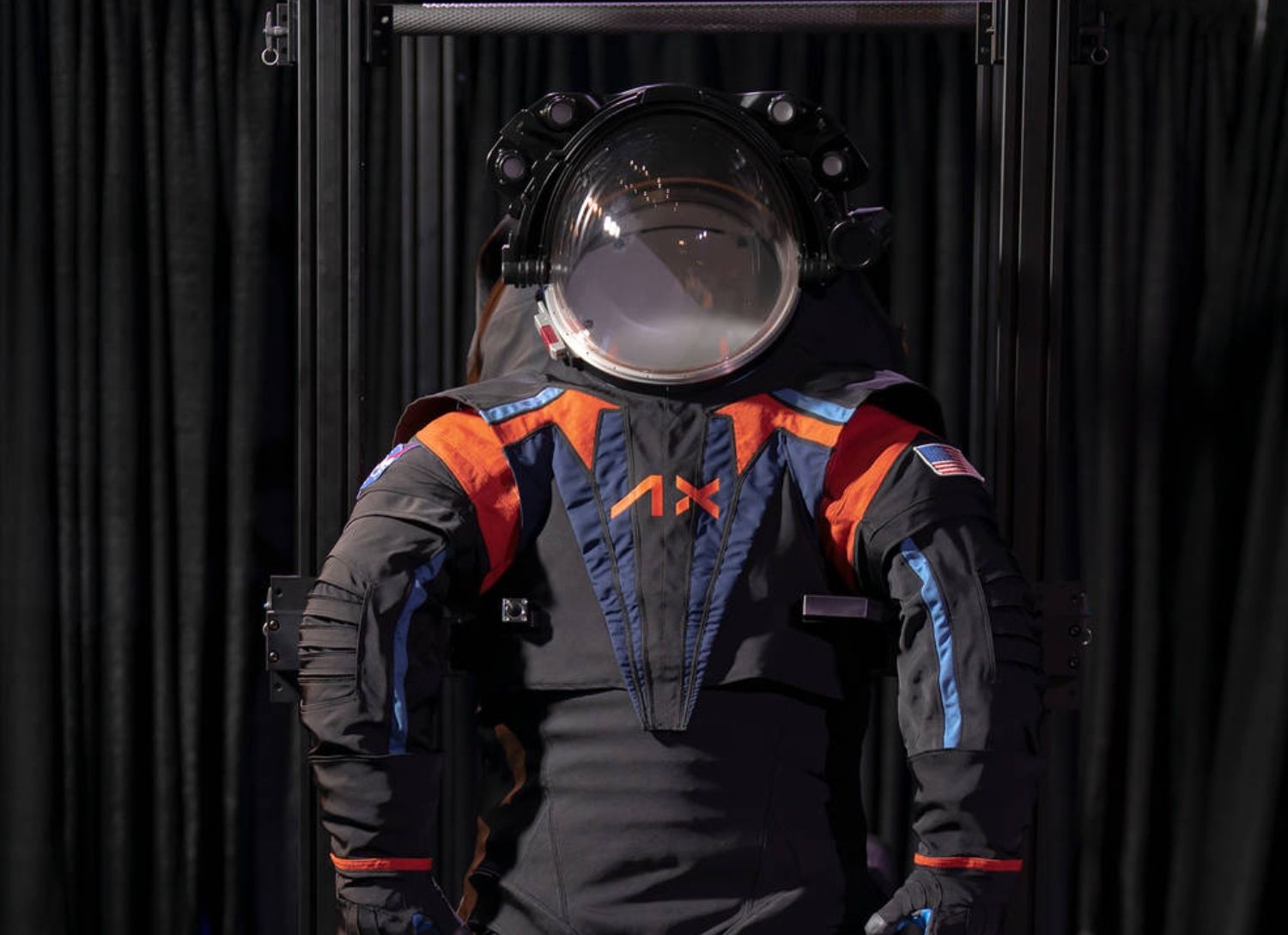 Así es el nuevo traje espacial de la NASA para viajar a la Luna