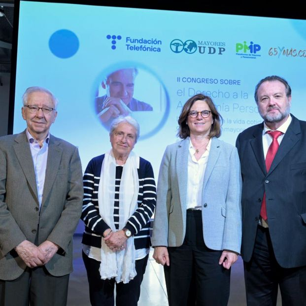 Fundación Telefónica y UDP reflexionan sobre el papel de la tecnología en la vida de los mayores