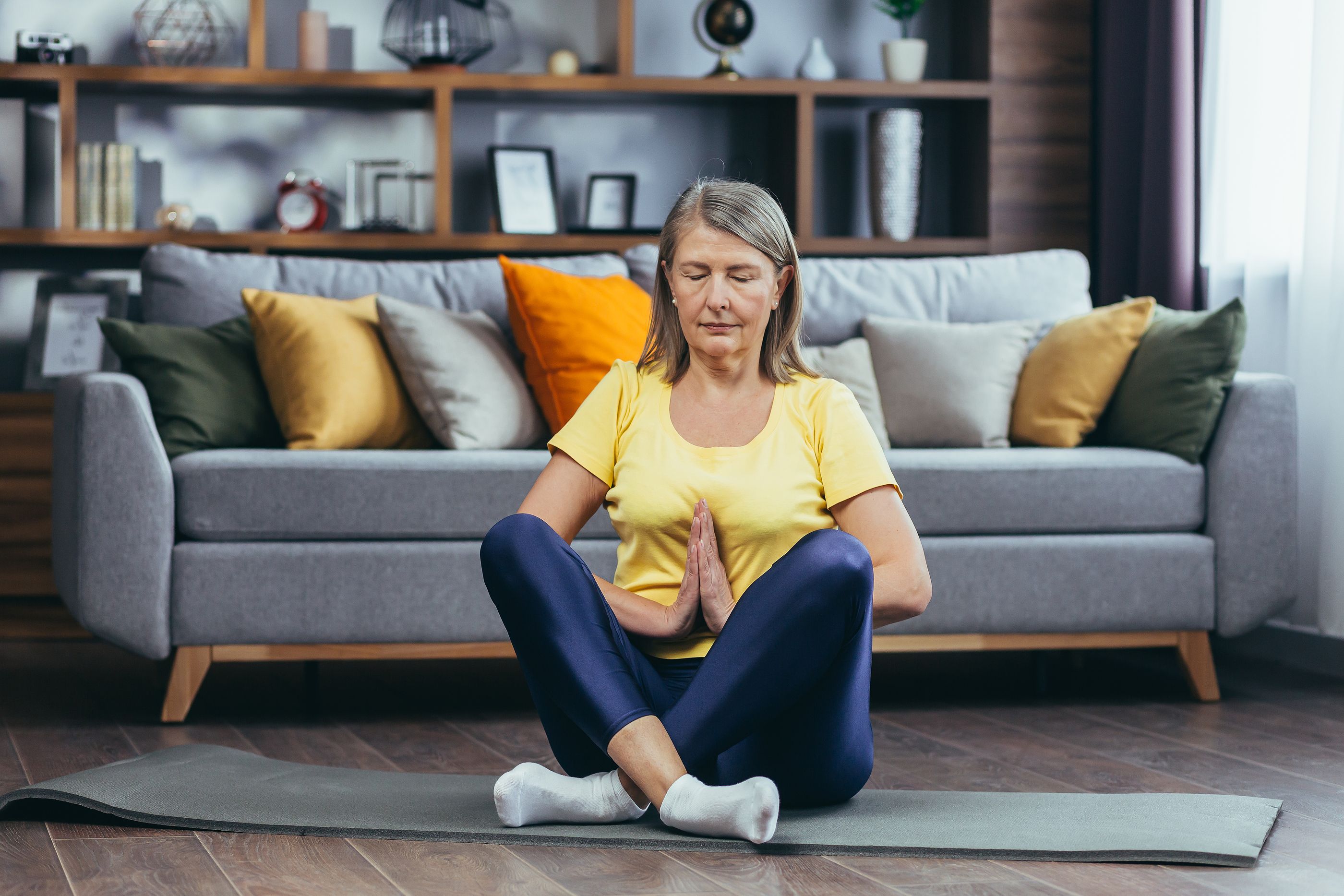 Los grandes beneficios del yoga en los mayores