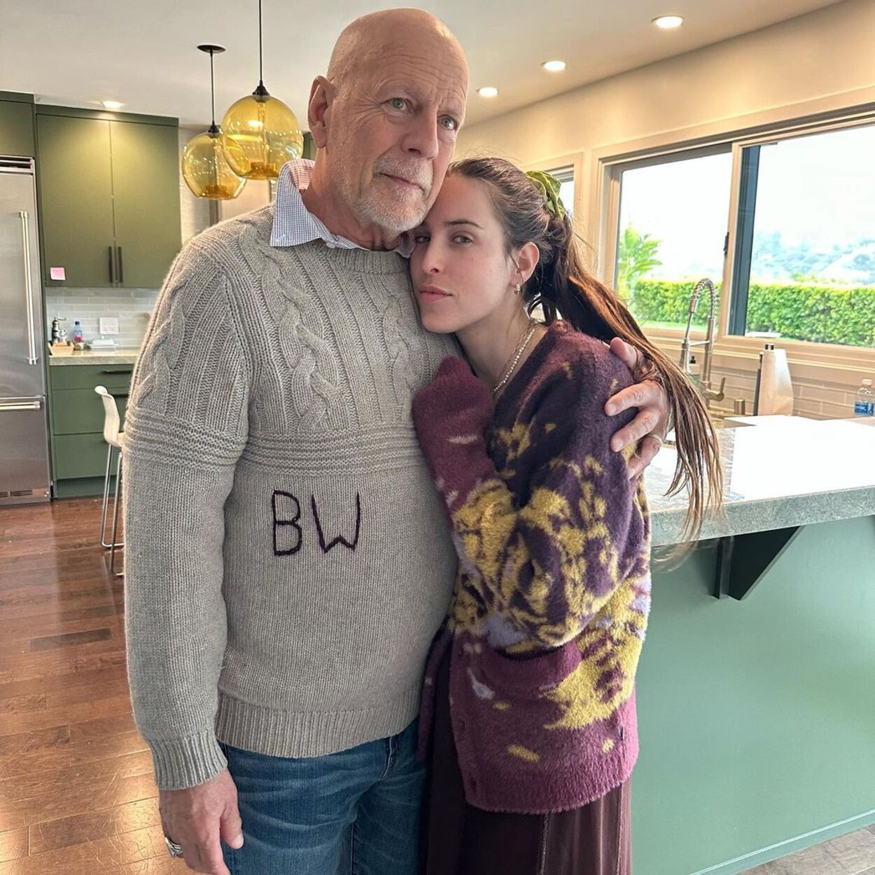 Bruce Willis reaparece por su 68 cumpleaños tras conocerse que padece demencia frontotemporal