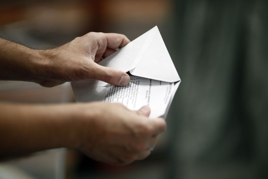 EuropaPress 2476810 elecciones municipales autonomicas comicios votar voto papeletas urnas