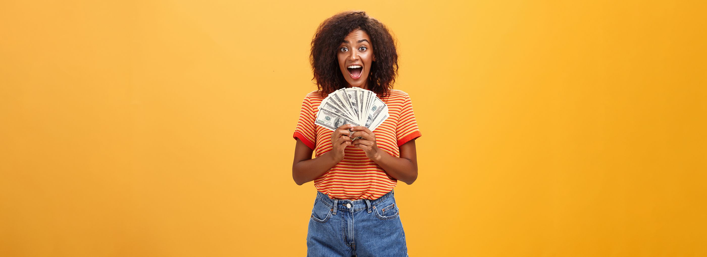 ¿Son más felices las personas con más dinero? La ciencia tiene la respuesta