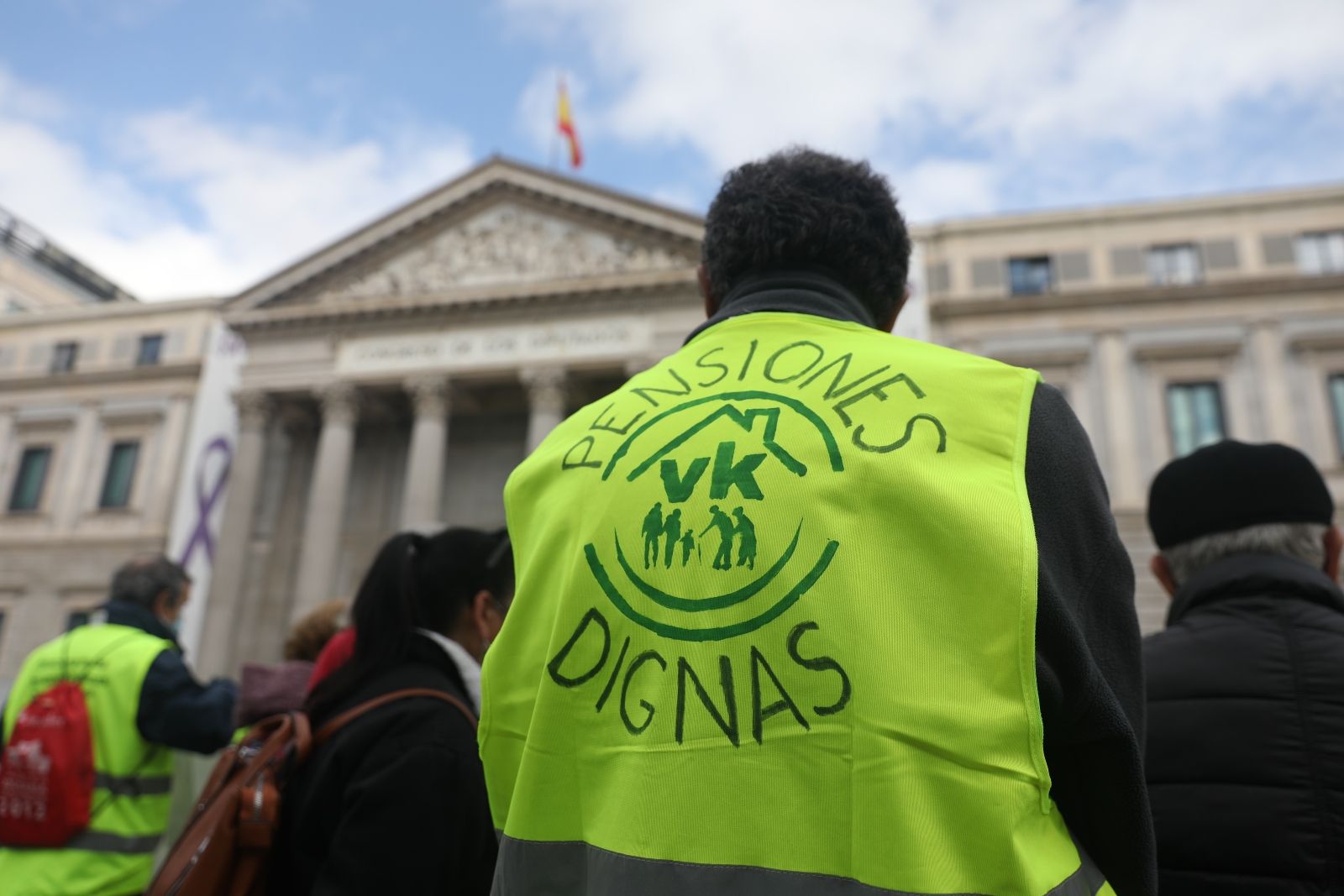 Alza de pensiones mínimas, viudedad, cuotas: ¿cuándo afectará a tu bolsillo la 'reforma Escrivá'?