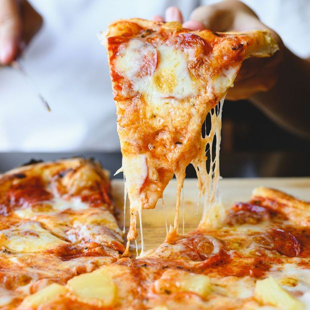 El truco para conseguir hornear dos pizzas a la vez en la misma bandeja. Foto: Bigstock El truco para conseguir hornear dos pizzas a la vez en la misma bandeja. Foto: Bigstock