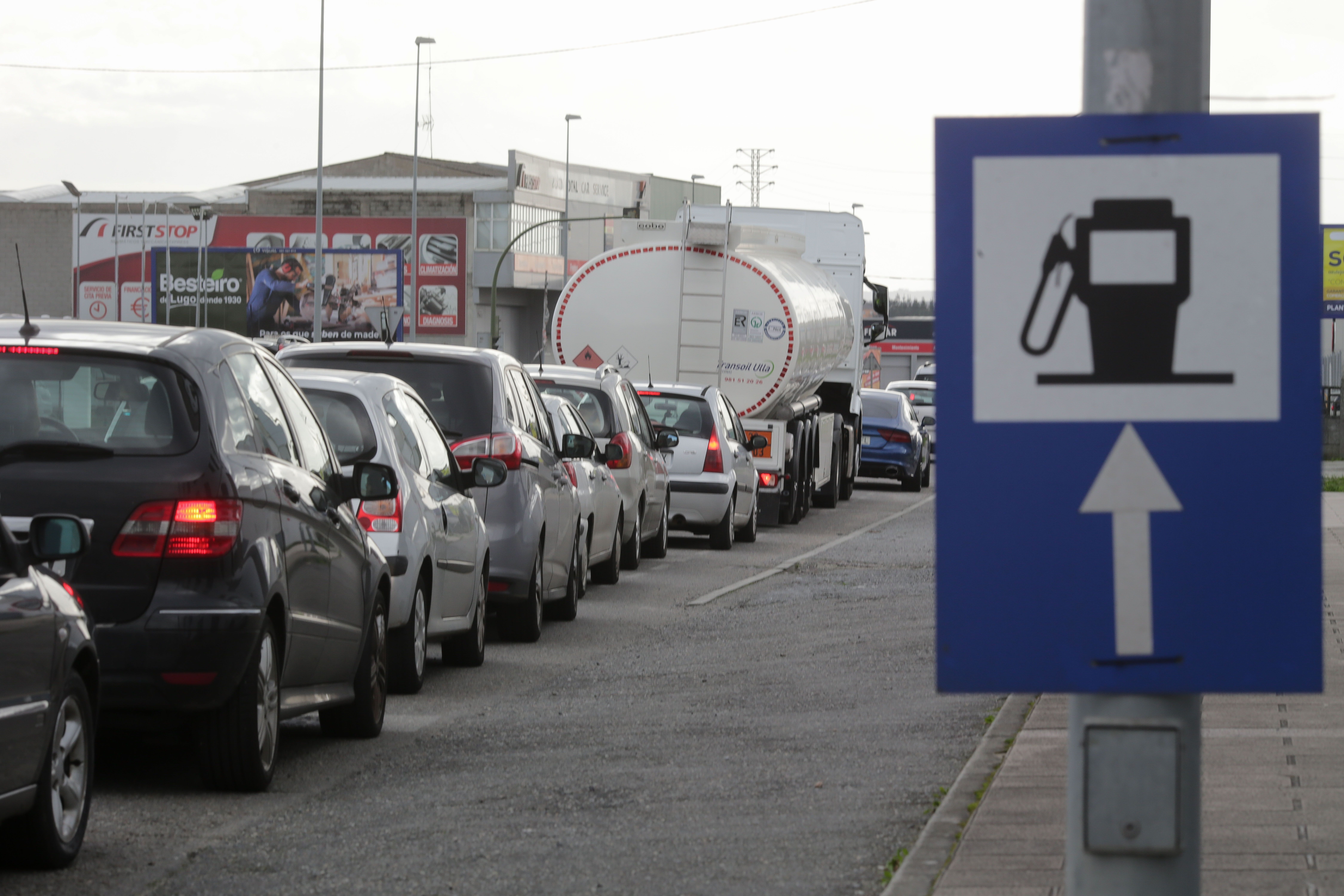 Los 27 aprueban la prohibición de coches de combustión en 2035 tras levantar Alemania su veto