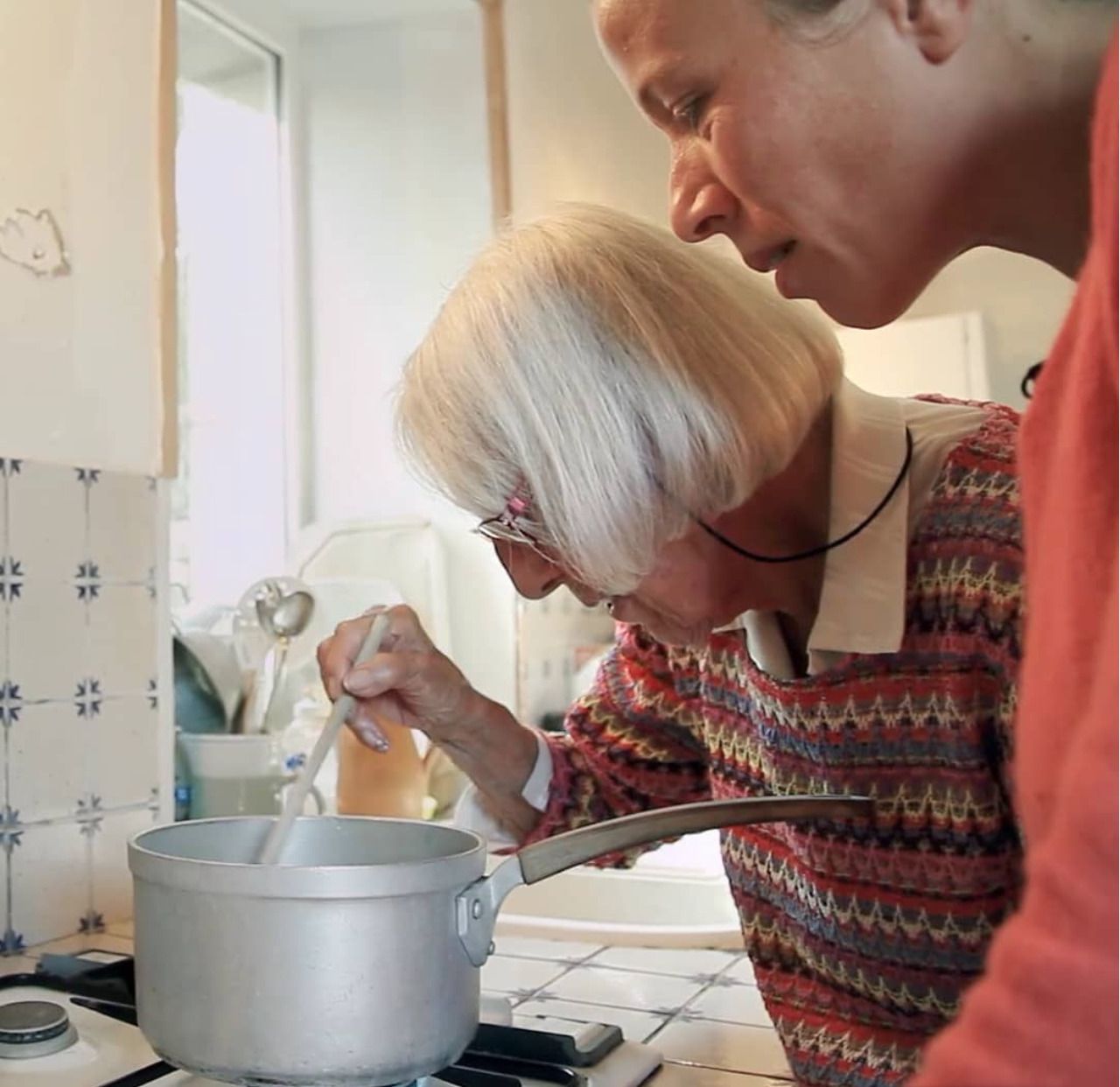 'Grandmas Project' reúne las recetas de abuelas de todo el mundo gracias a sus nietos