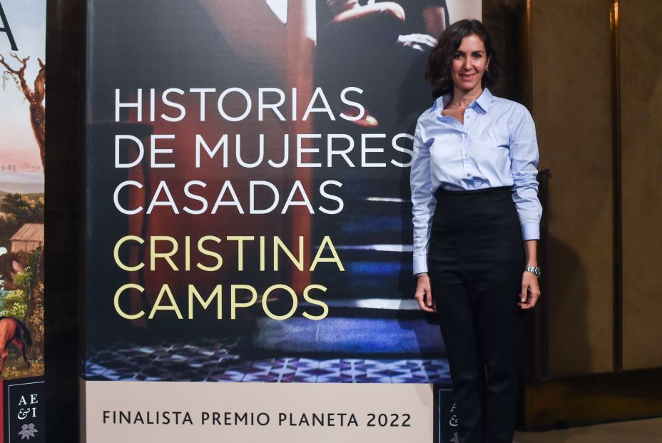 Cristina Campos posa en la presentación de su novela