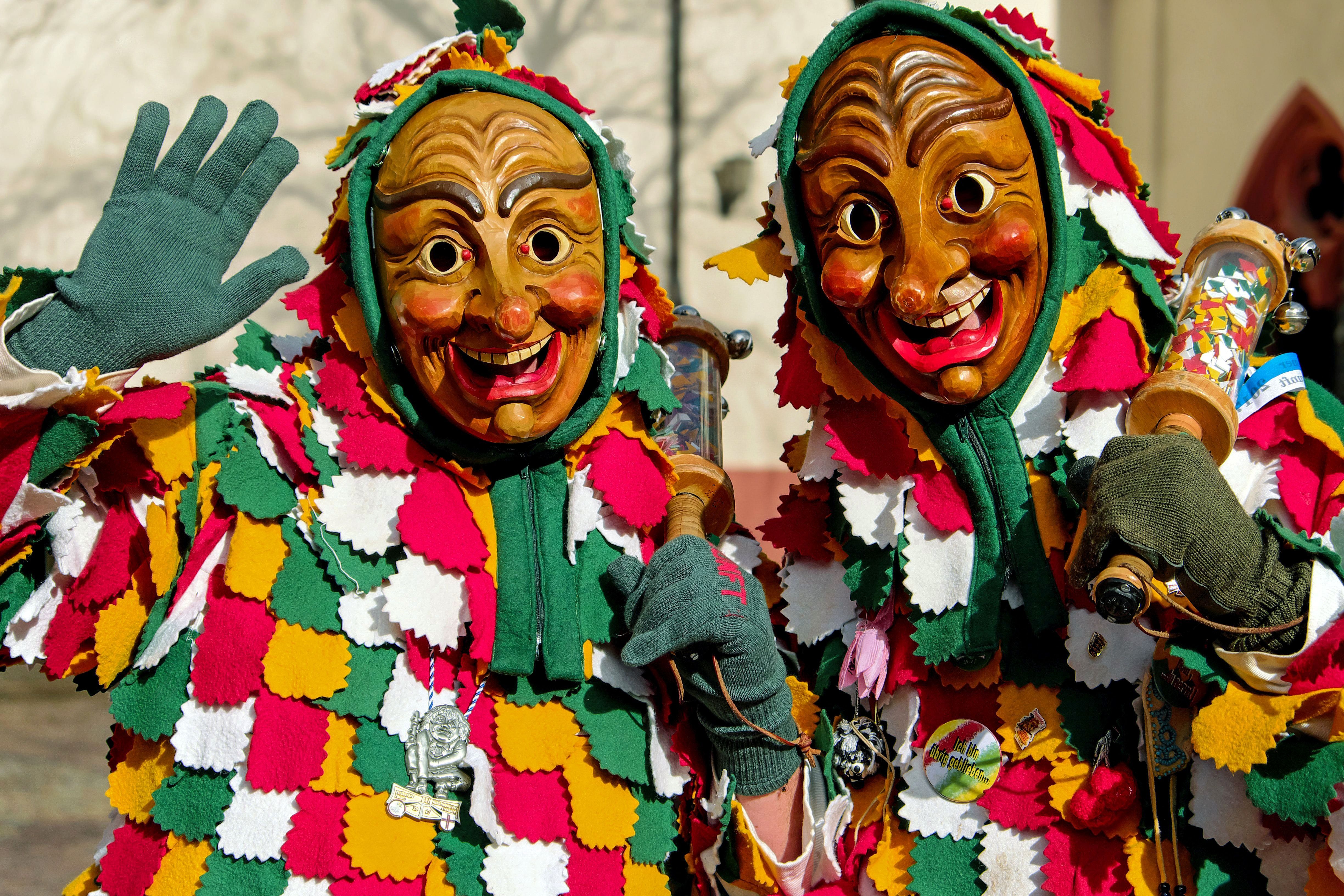 El ayuntamiento de Guadalajara organiza talleres para preparar el Carnaval, orientados a personas de más de 55 años.