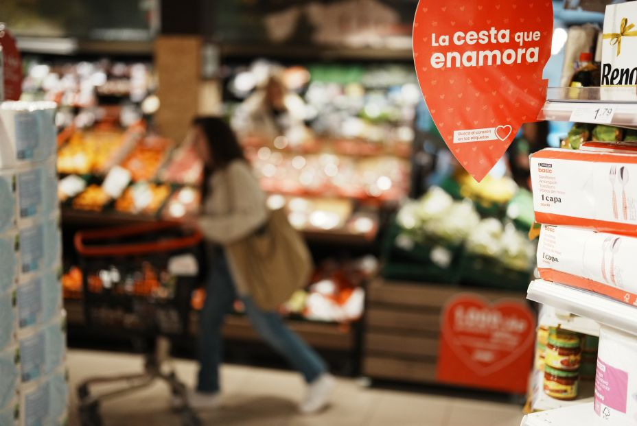 FACUA denuncia 'La cesta que enamora' de Eroski: 3 de cada 4 alimentos no ha bajado de precio