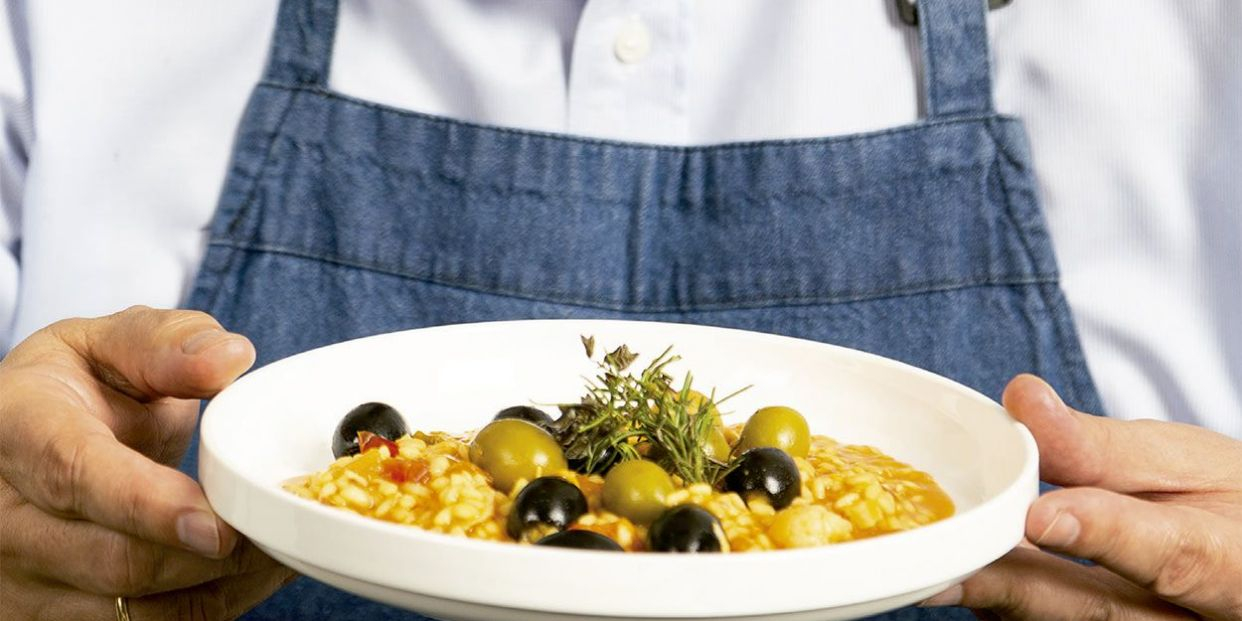 Receta de arroz en escabeche con aceitunas negras de Madrid