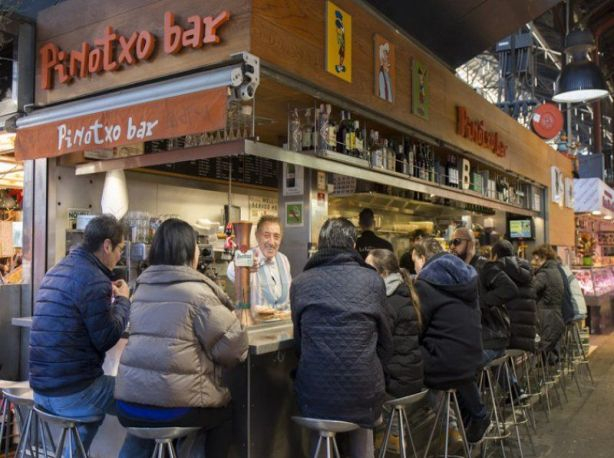 Juanito den el Pintxo Bar de La Boquería. Foto: Mercado de La Boquería