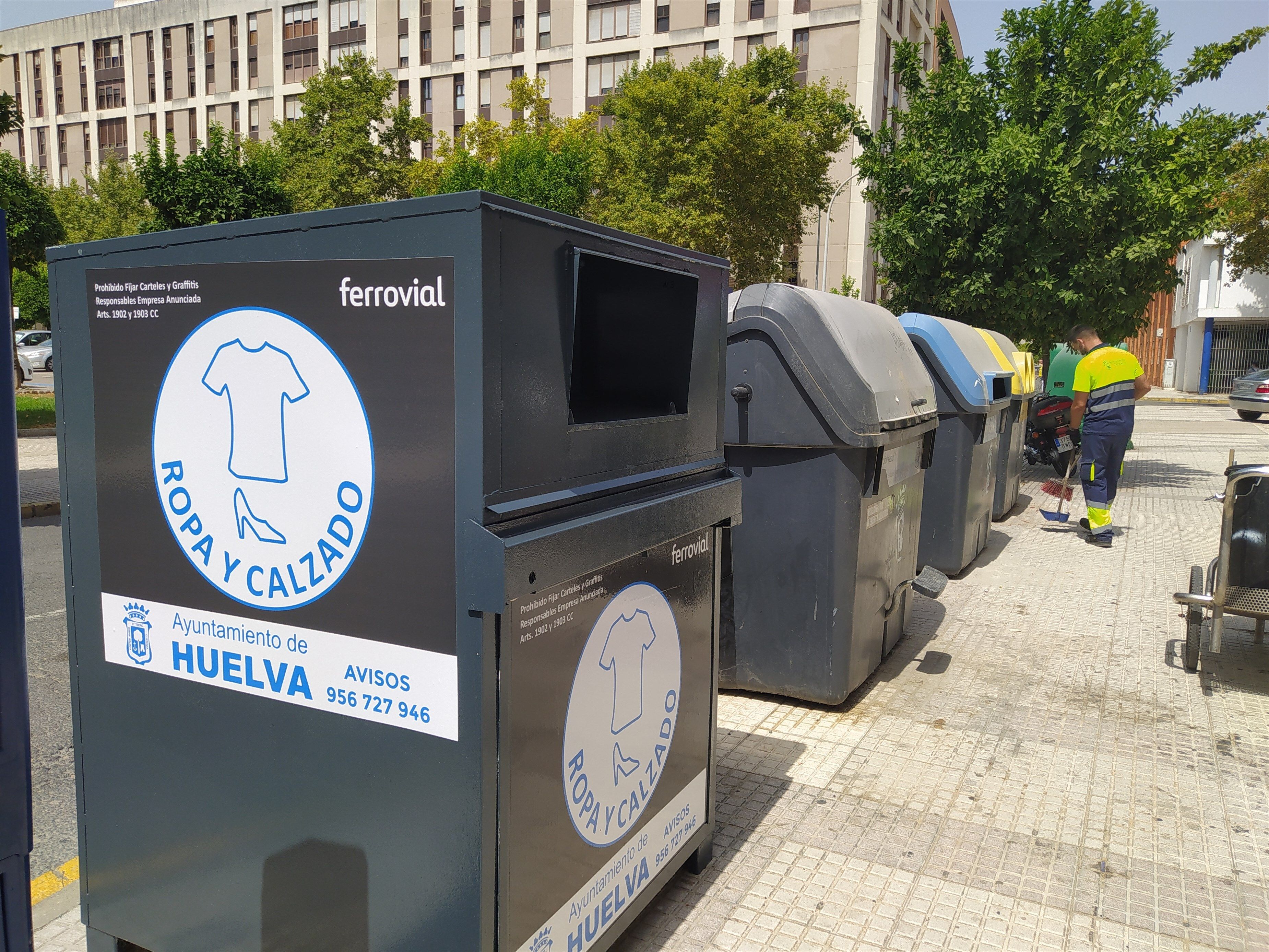 Reciclaje de ropa: ¿a dónde van las prendas que echamos en el contenedor?